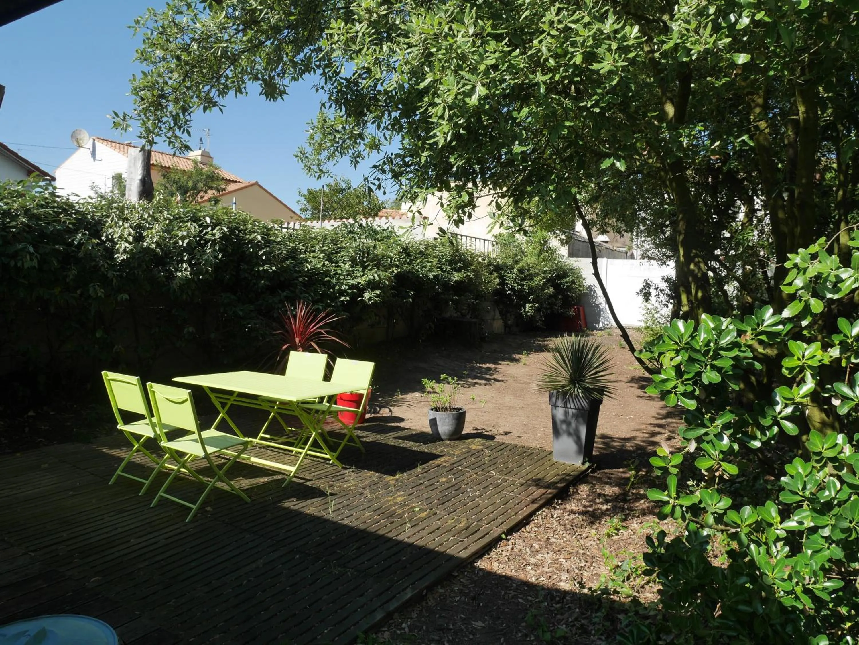 Patio in Le Gage location de vacance à la semaine