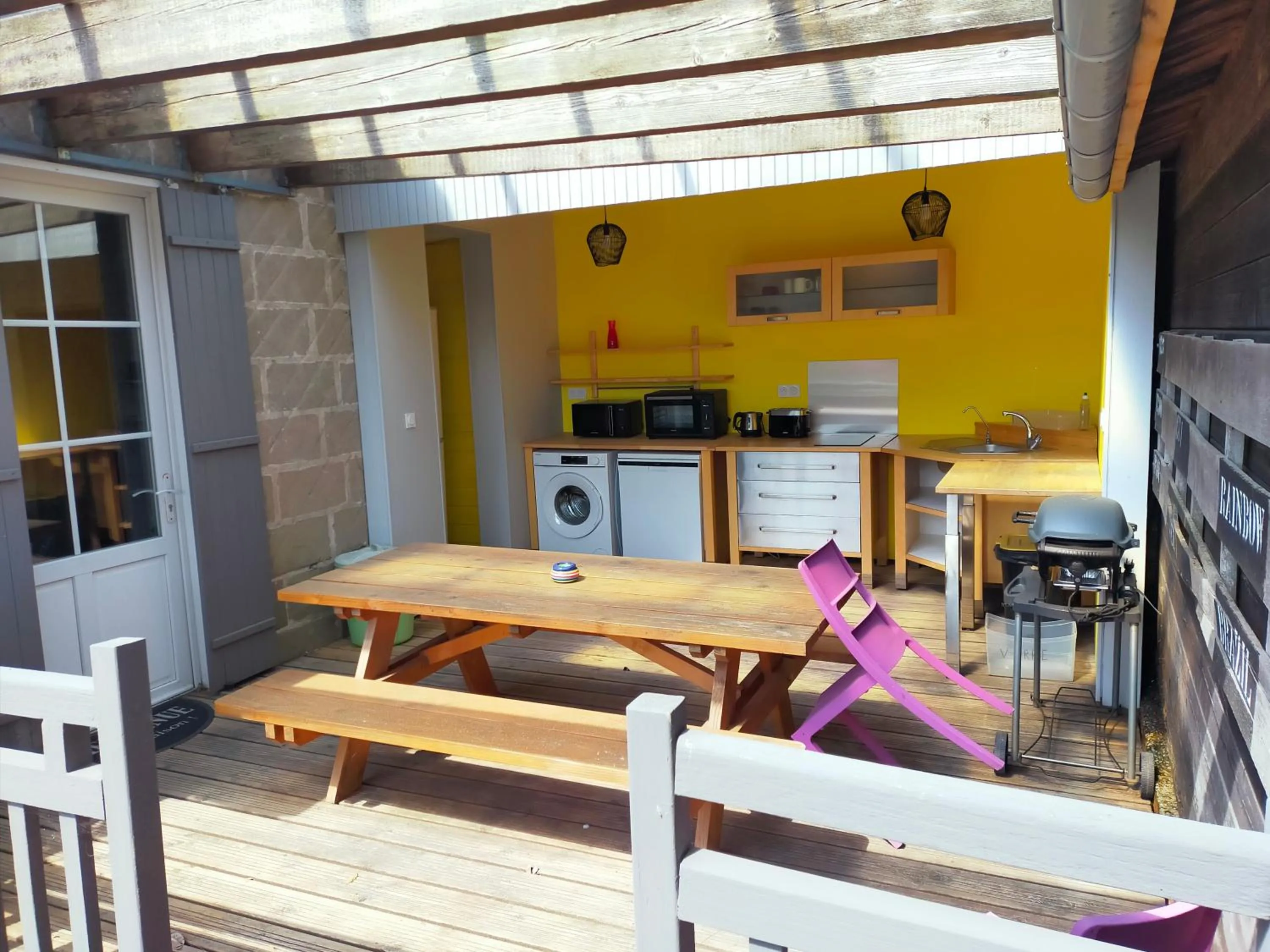 Patio in Le Gage location de vacance à la semaine