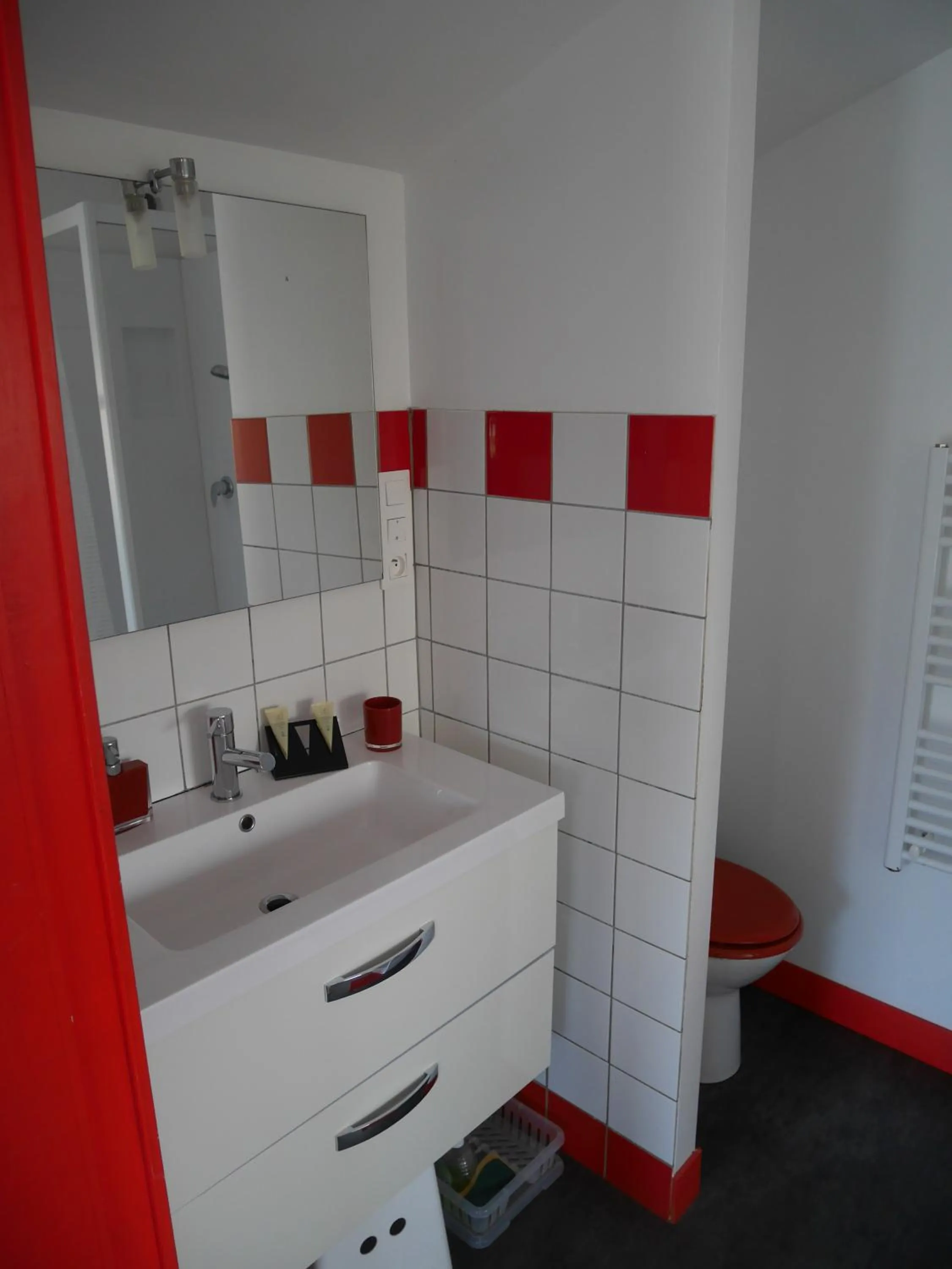 Bathroom in Le Gage location de vacance à la semaine