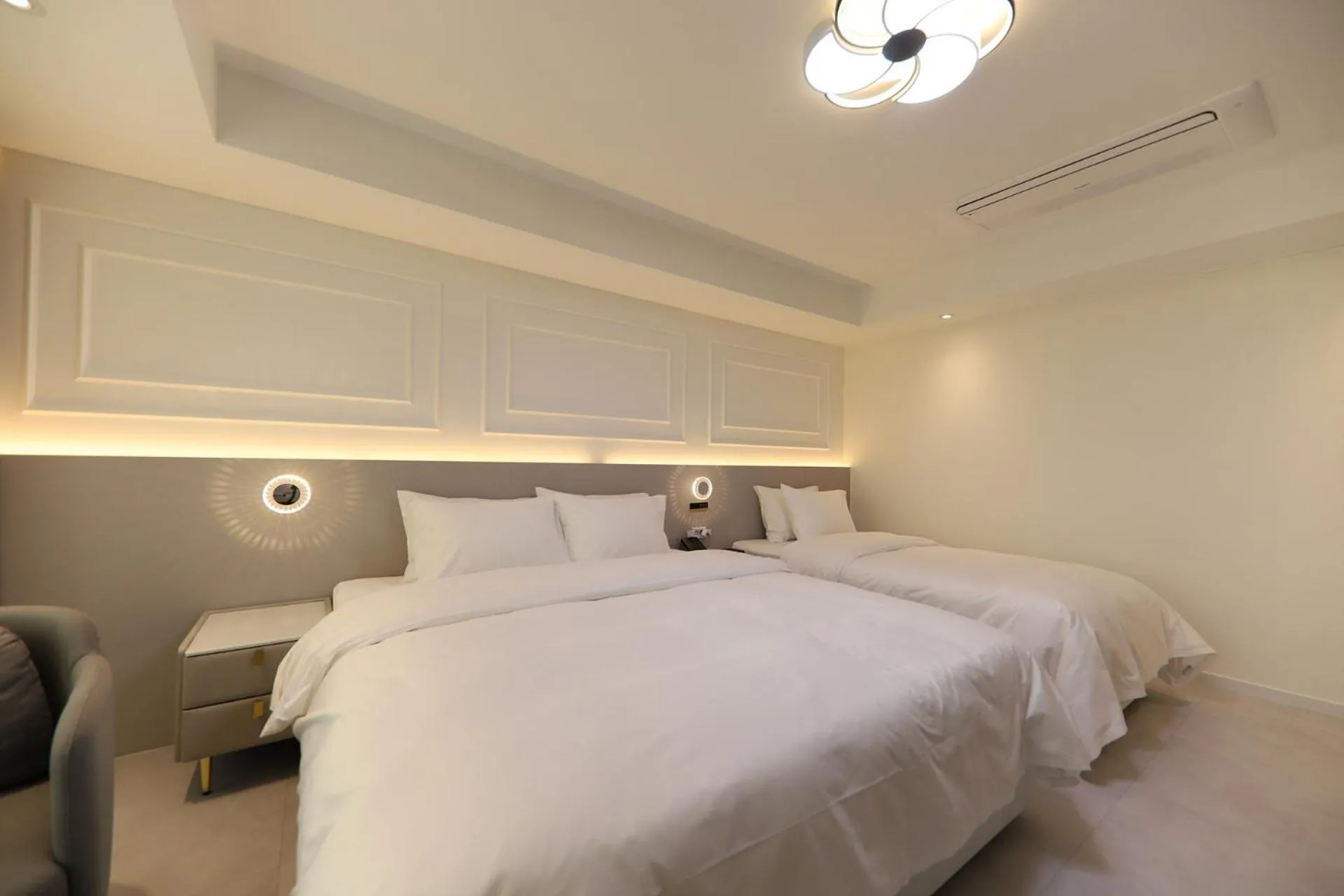 Bed in Gunsan Stay Tourist Hotel