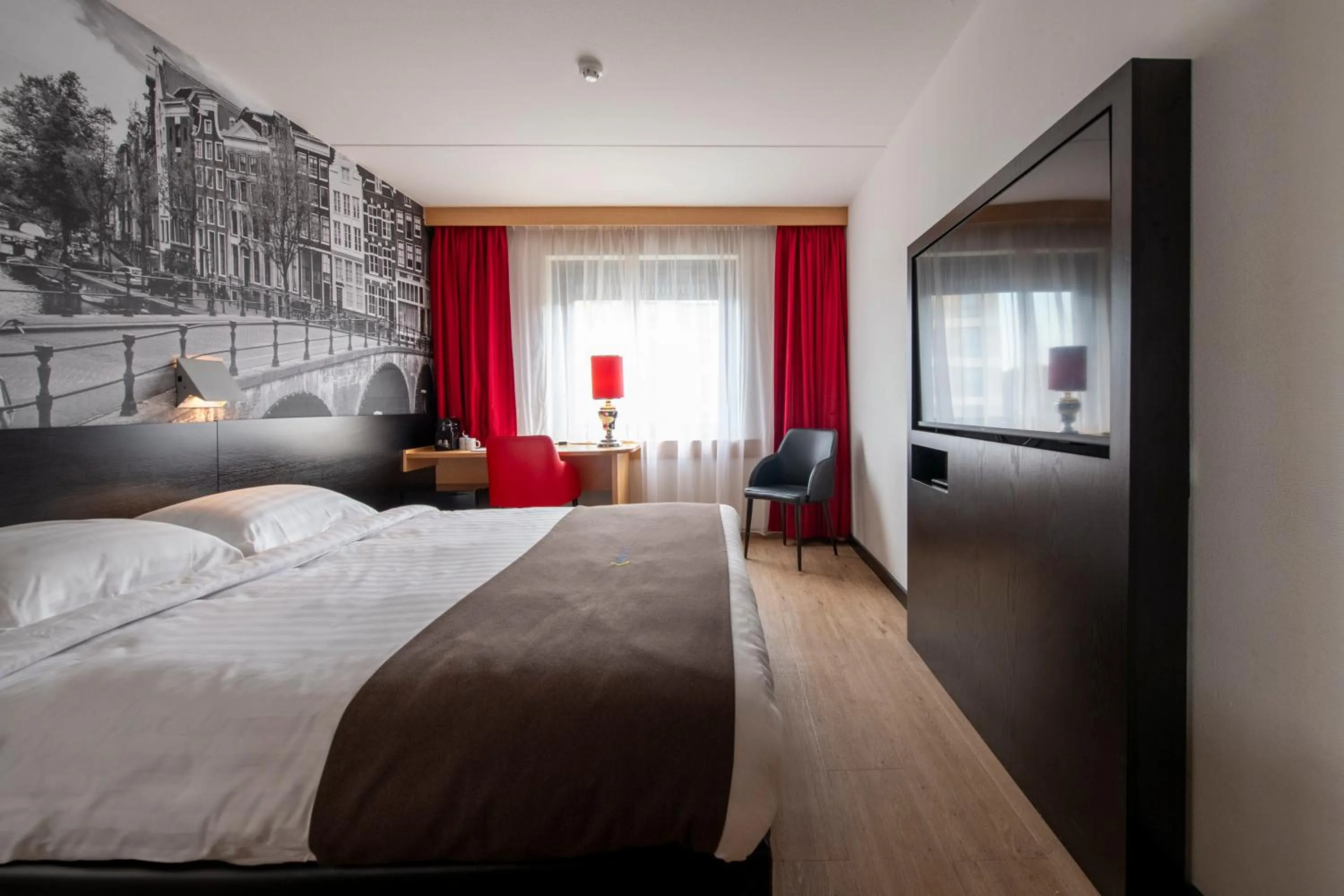 Bedroom, Bed in Bastion Hotel Amsterdam Zuidwest