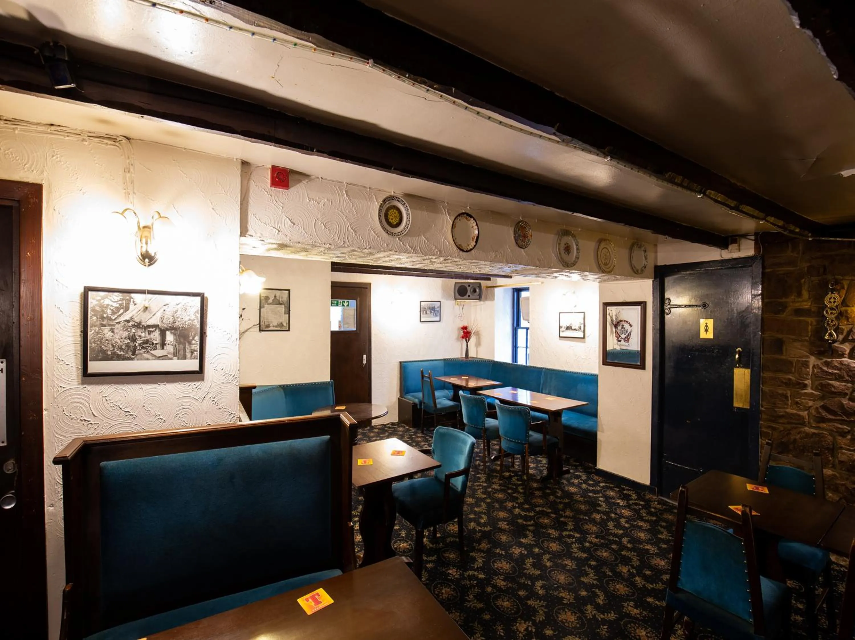 Lounge or bar in Longforgan Coaching Inn