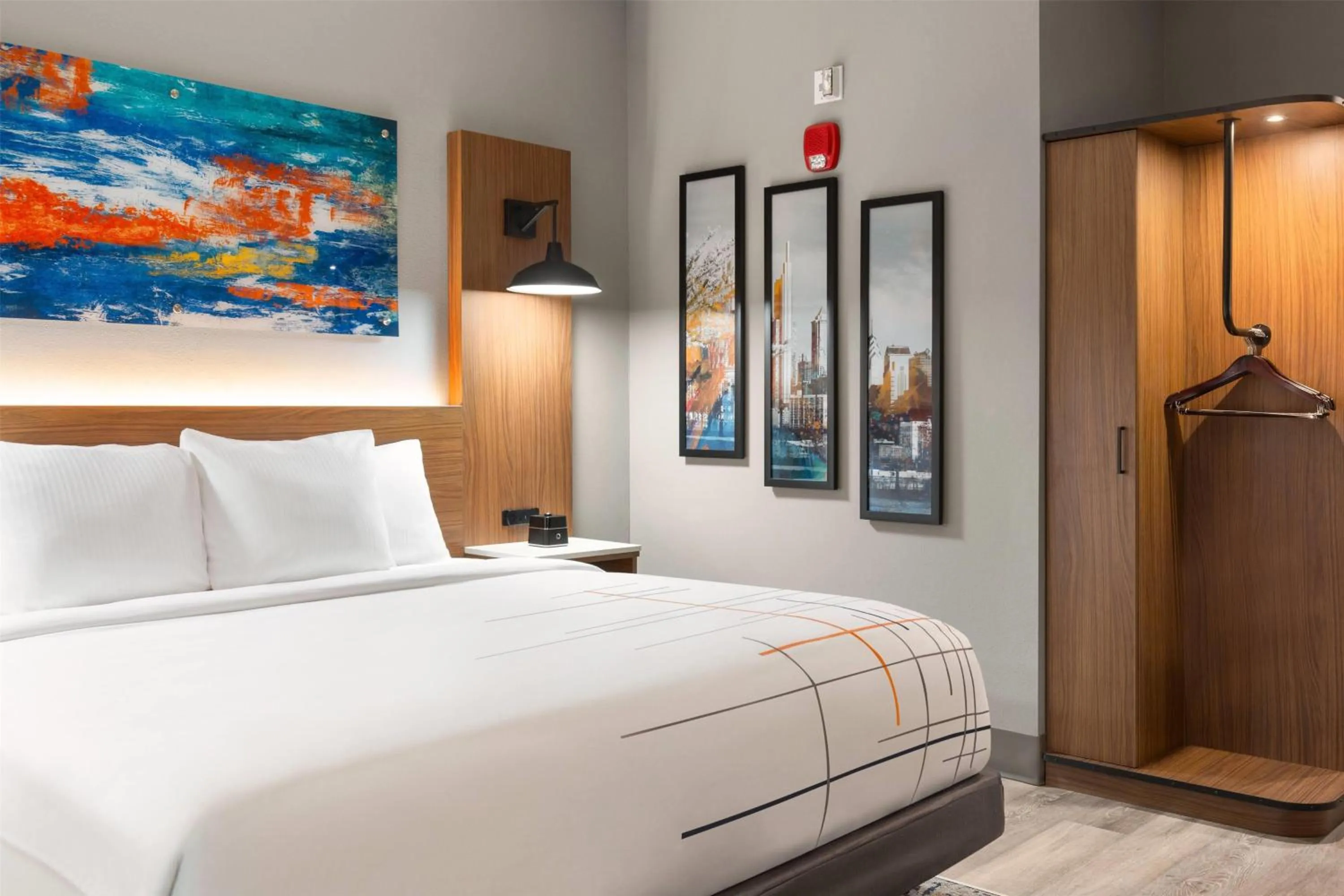 Photo of the whole room, Bed in Hawthorn Extended Stay by Wyndham Mount Laurel Moorestown