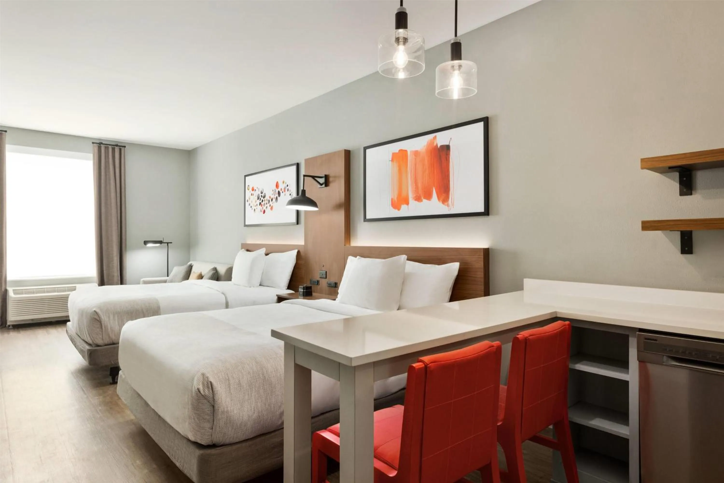 Photo of the whole room, Bed in La Quinta Inn & Suites by Wyndham Mount Laurel Moorestown