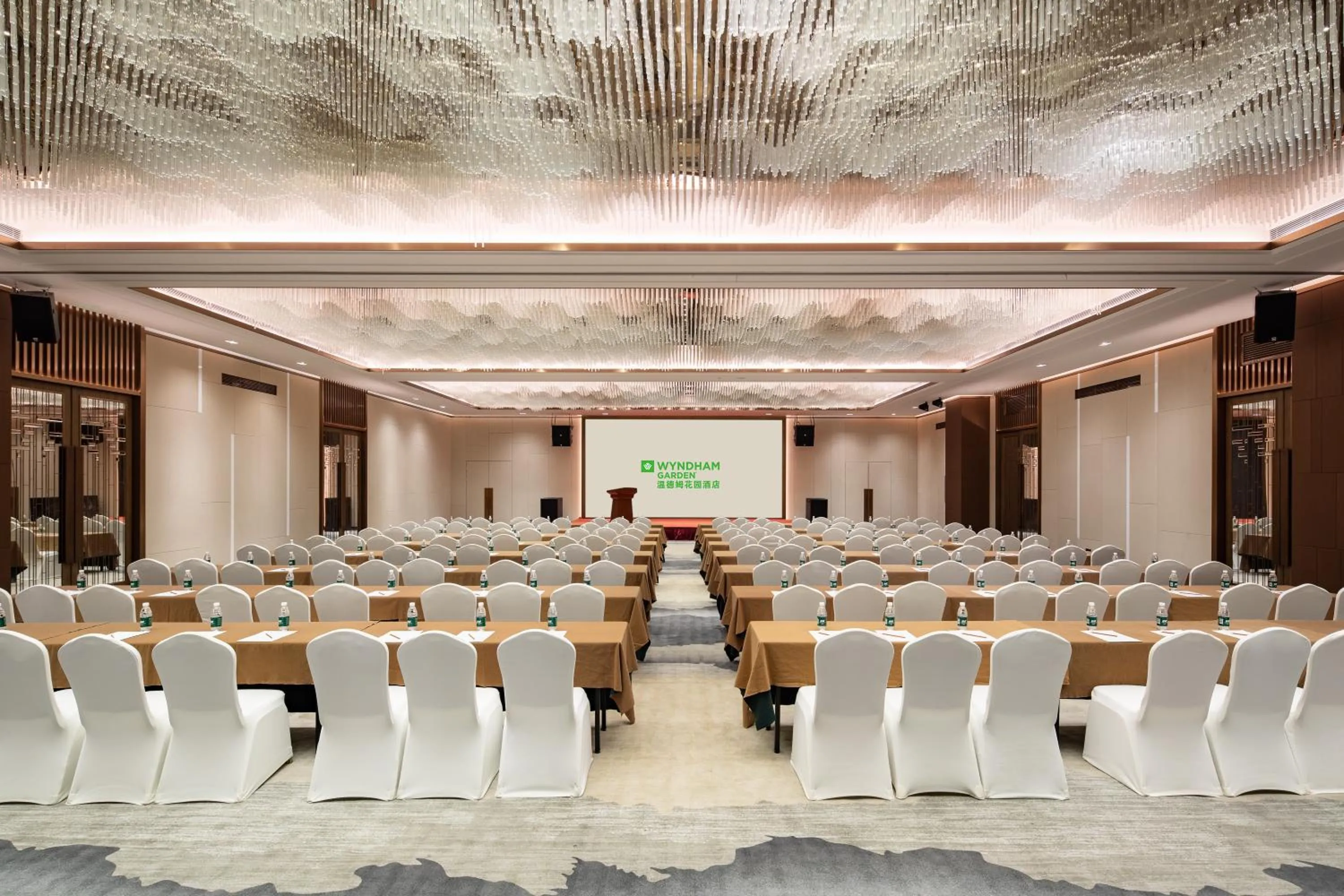 Meeting/conference room in Wyndham Garden Shenzhen Longhua