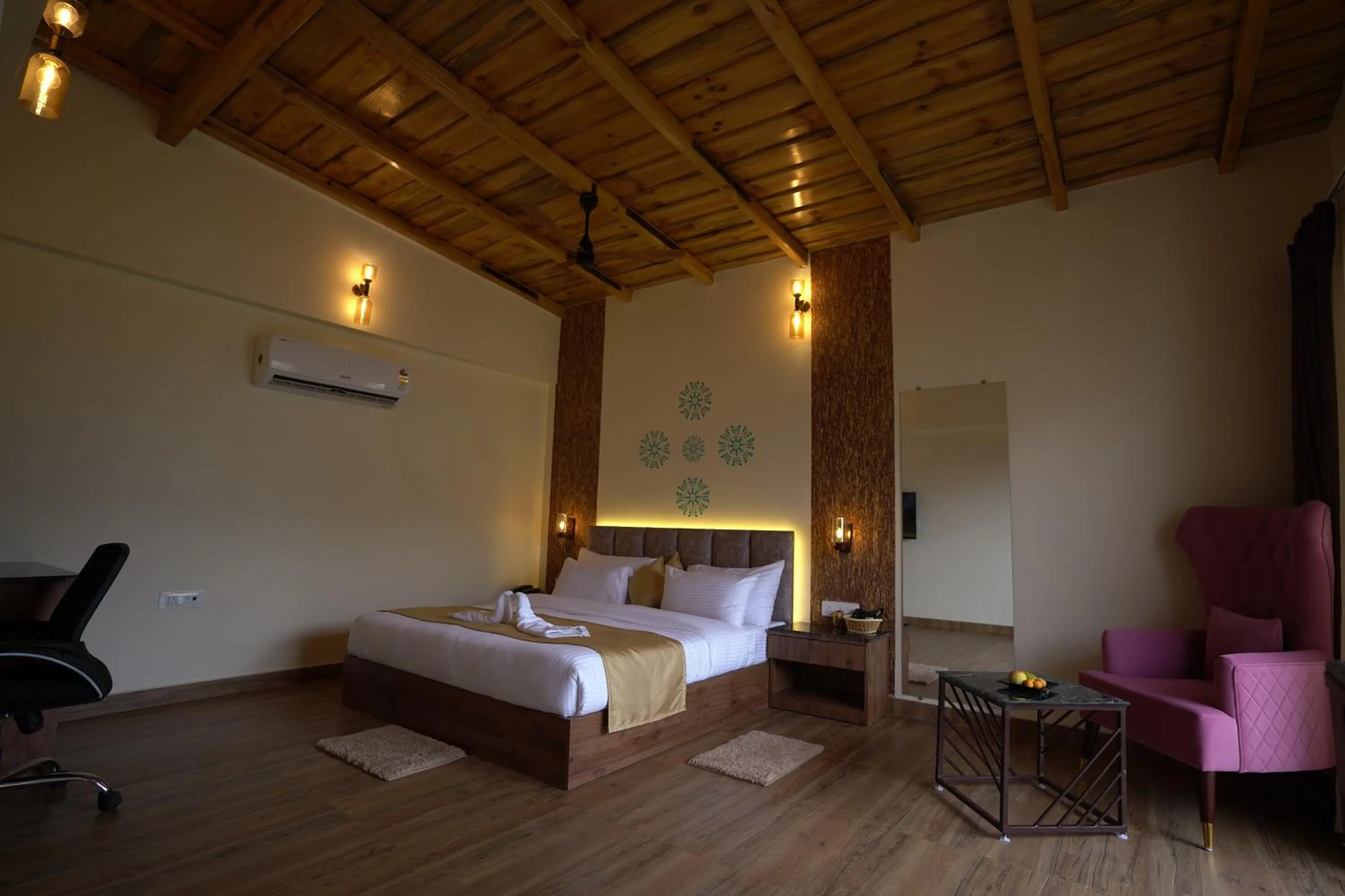 Bedroom, Bed in NIVEDAN HOTEL AND RESORT