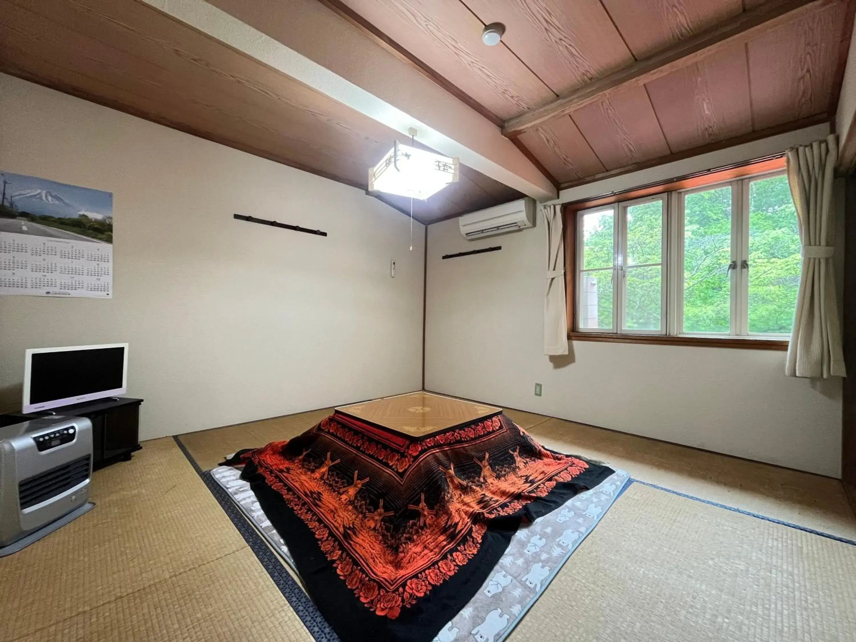 Family Room - single occupancy in Narusawaso Family Room - single occupancy in Narusawaso