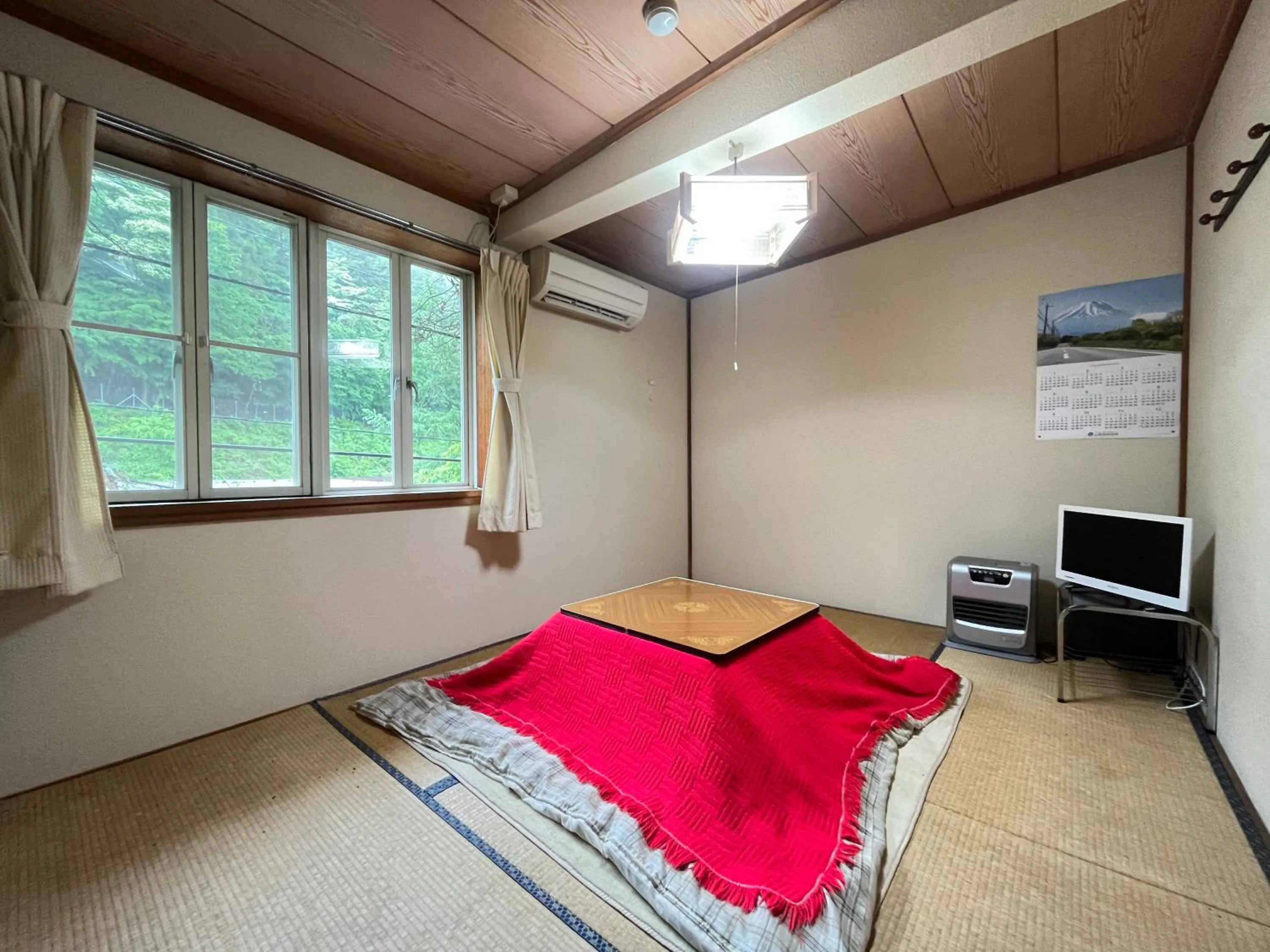 Photo of the whole room, Bed in Narusawaso