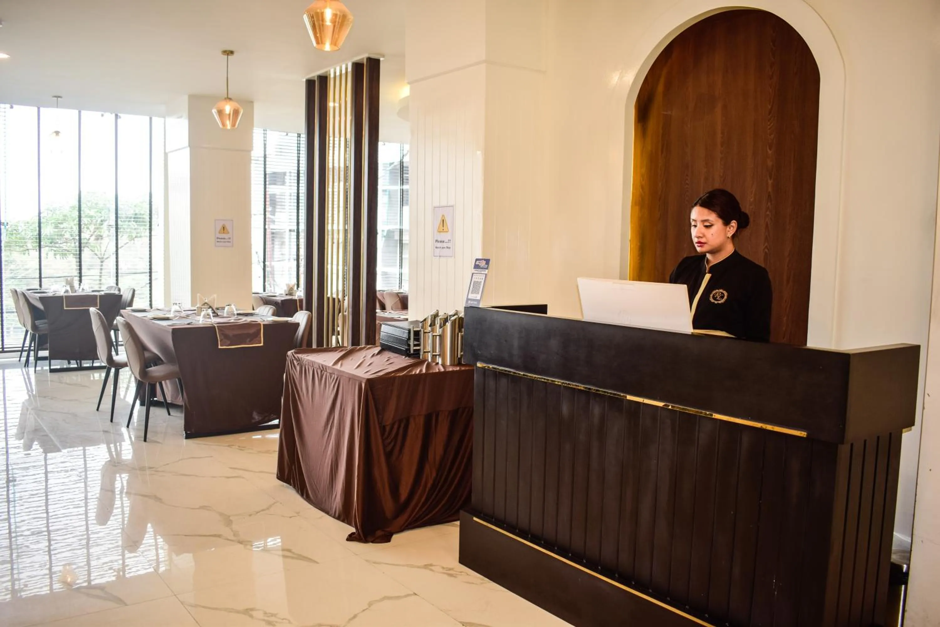 Restaurant/places to eat in ROYALE LALAWI HOTEL