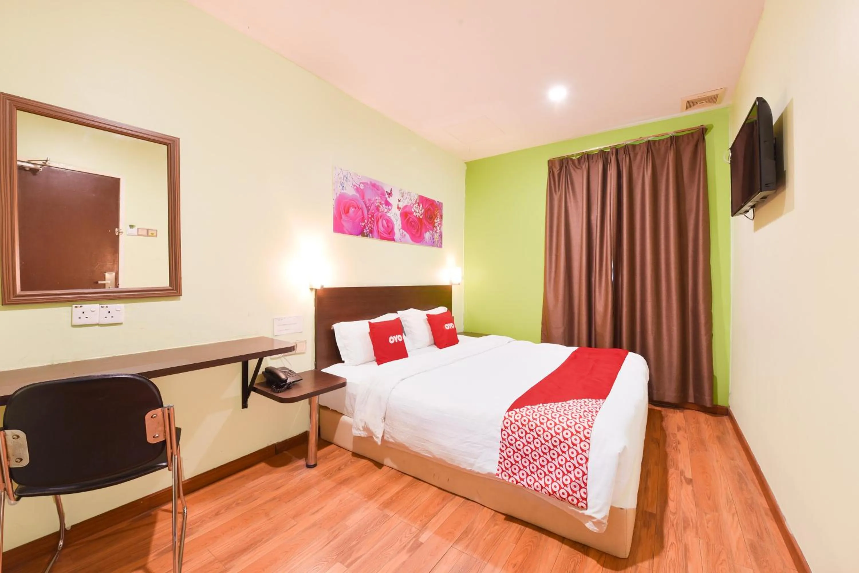 Bedroom, Bed in Hotel O G Home Hotel, Kota Bharu, Kelantan.