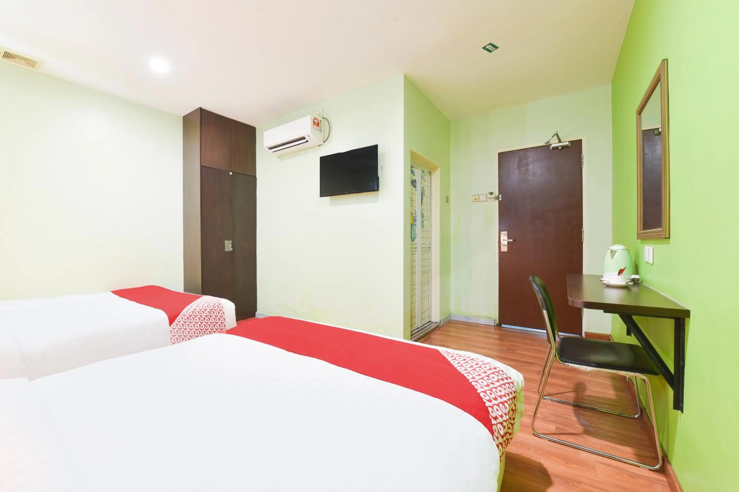 Bedroom, Bed in Hotel O G Home Hotel, Kota Bharu, Kelantan.