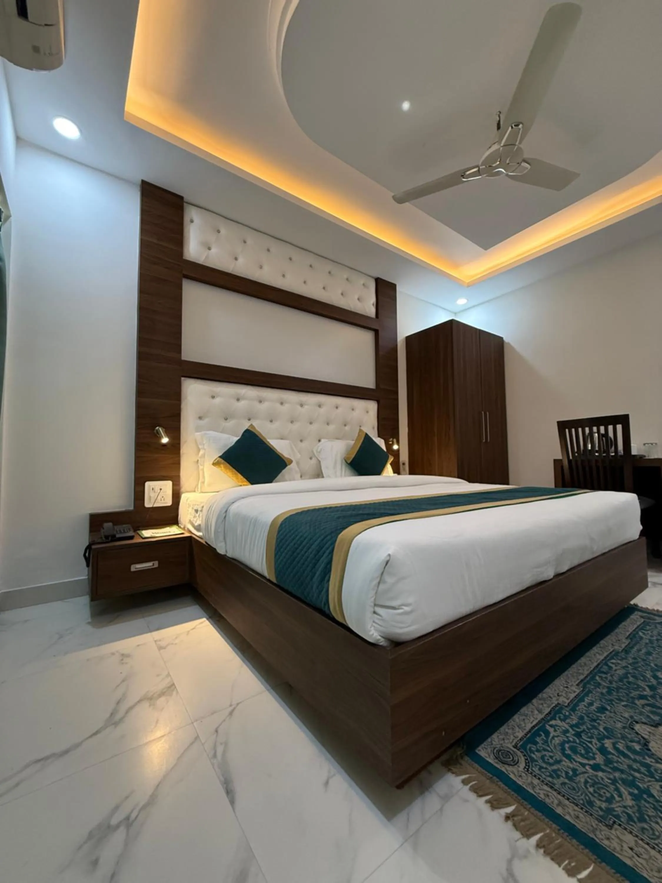 Bed in Hotel 7 Heaven