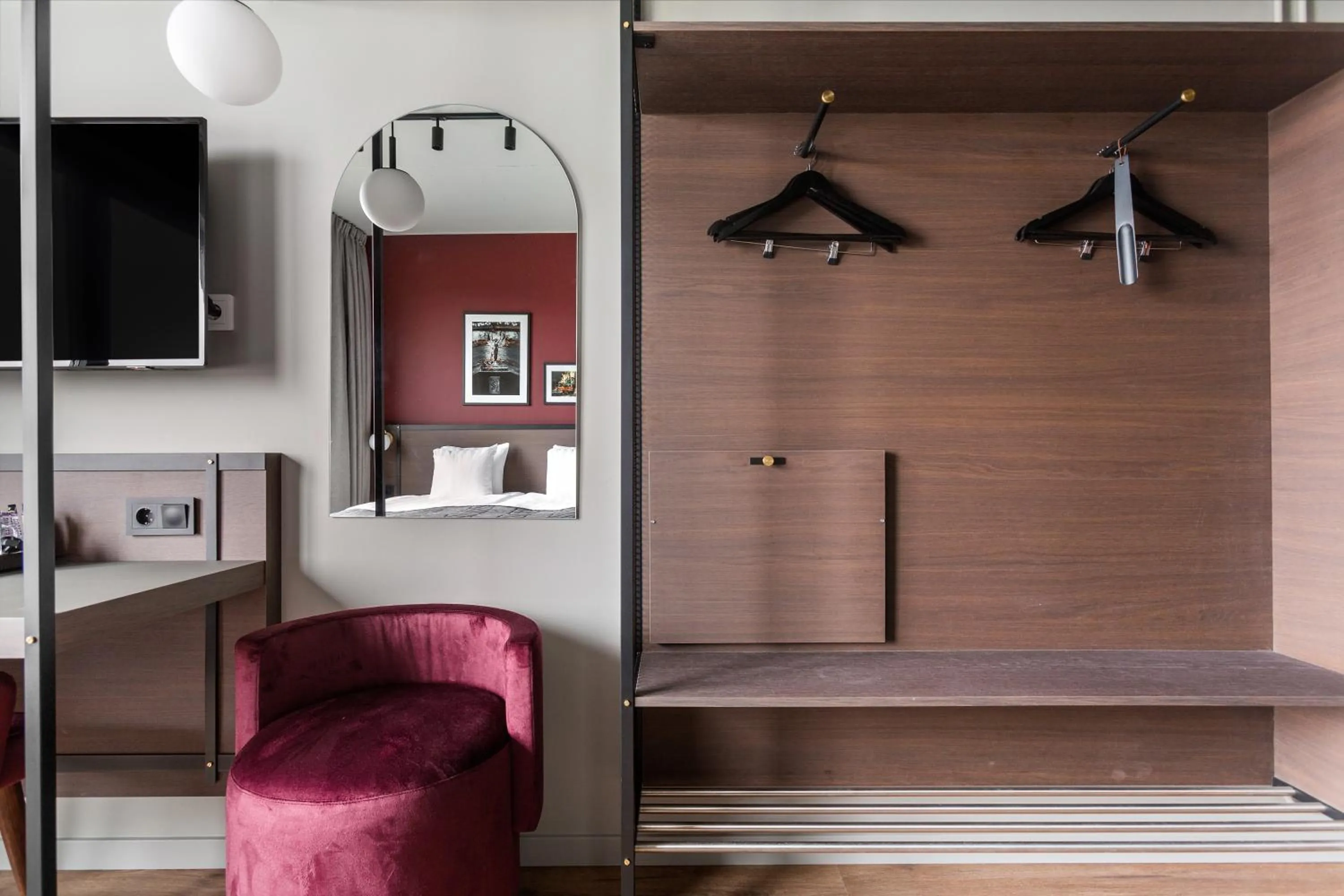 wardrobe in Best Western Plus Hotel Kungens Kurva