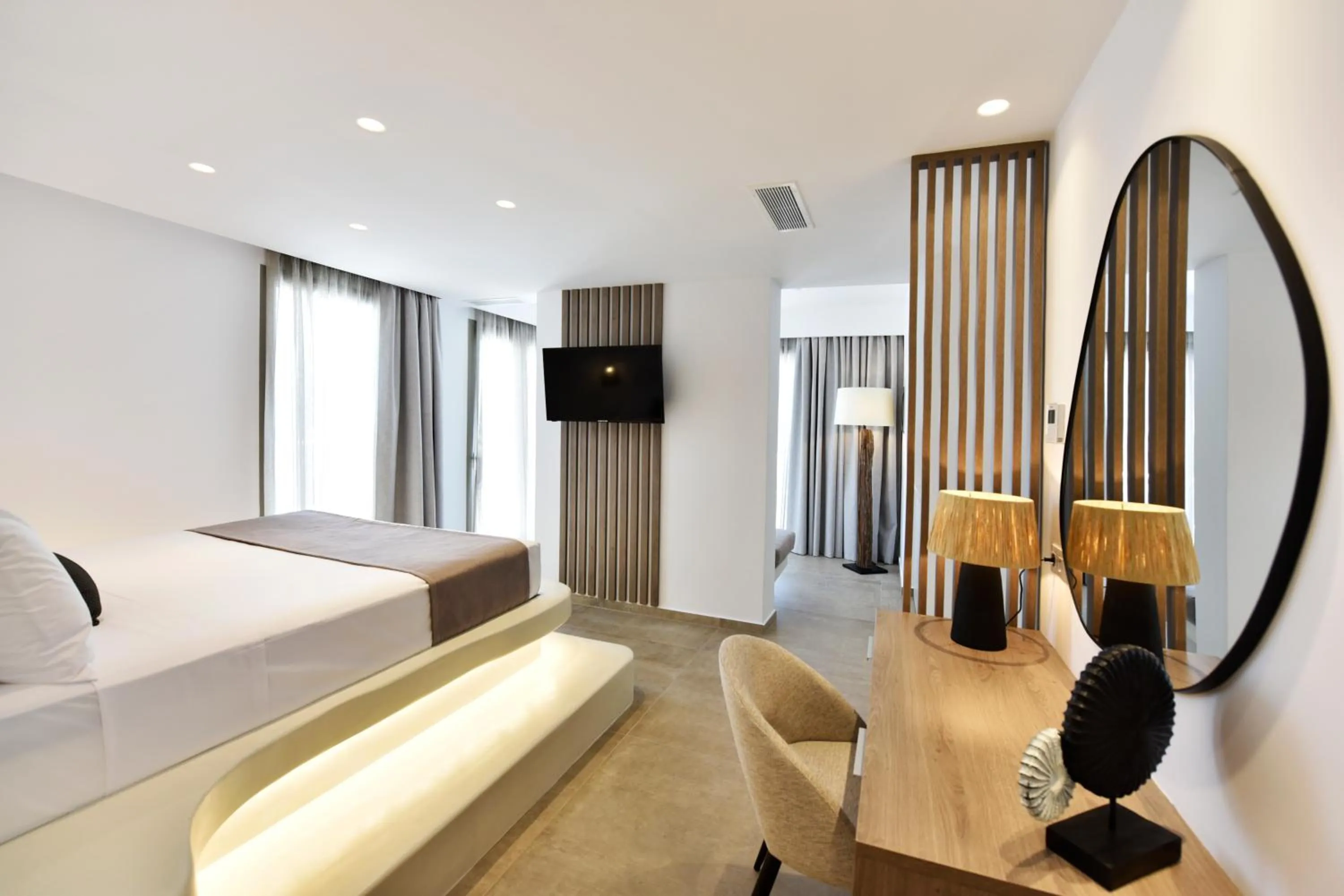 Bed in Anais Milos Suites