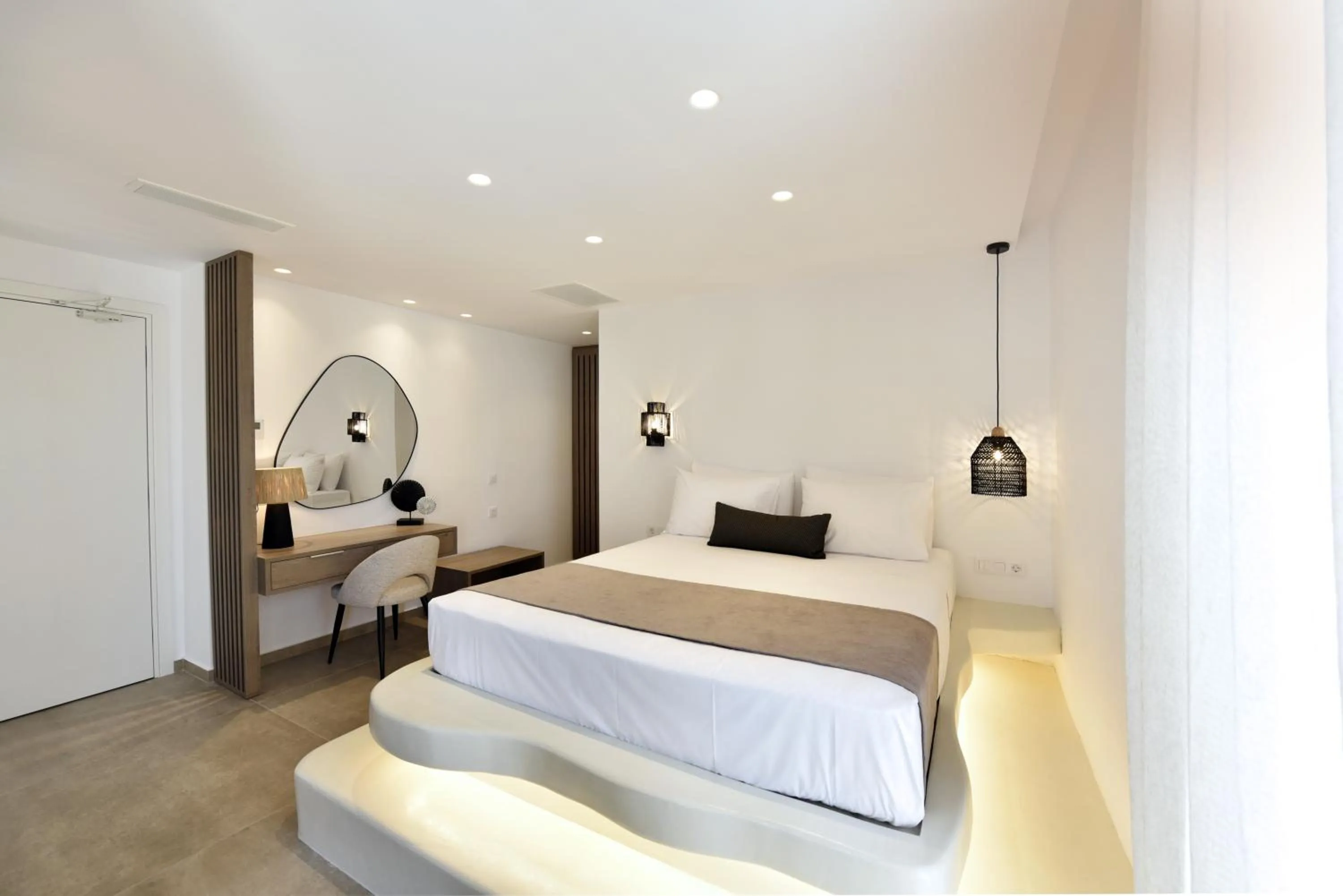 Bed in Anais Milos Suites