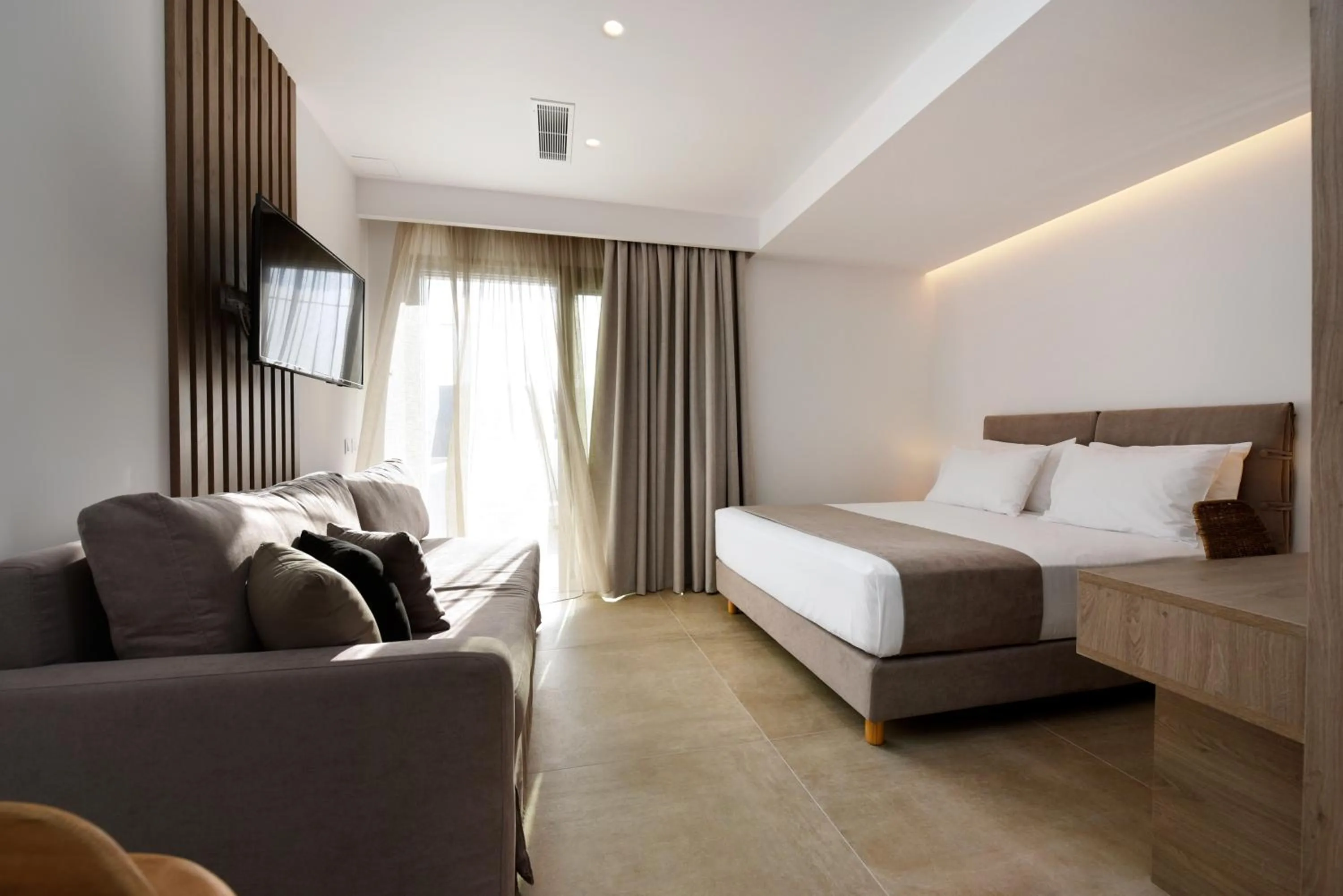 Bed in Anais Milos Suites