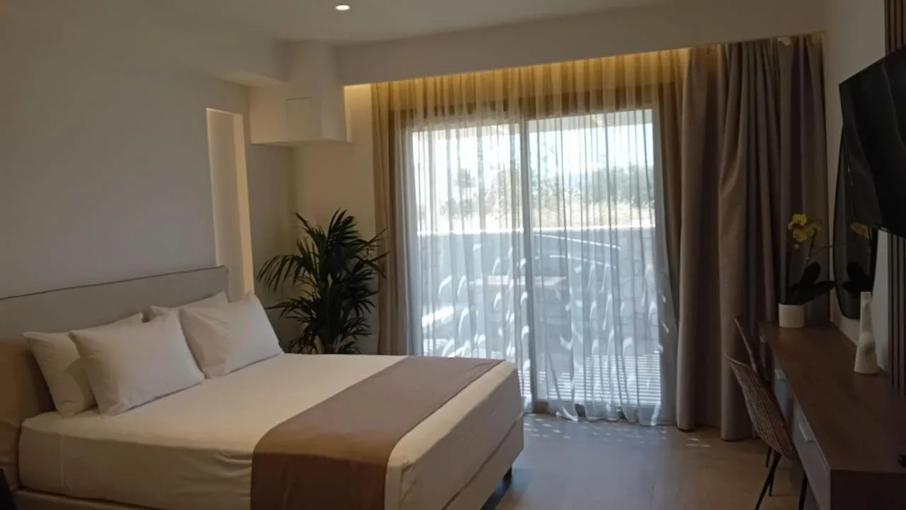 Bed in Anais Milos Suites