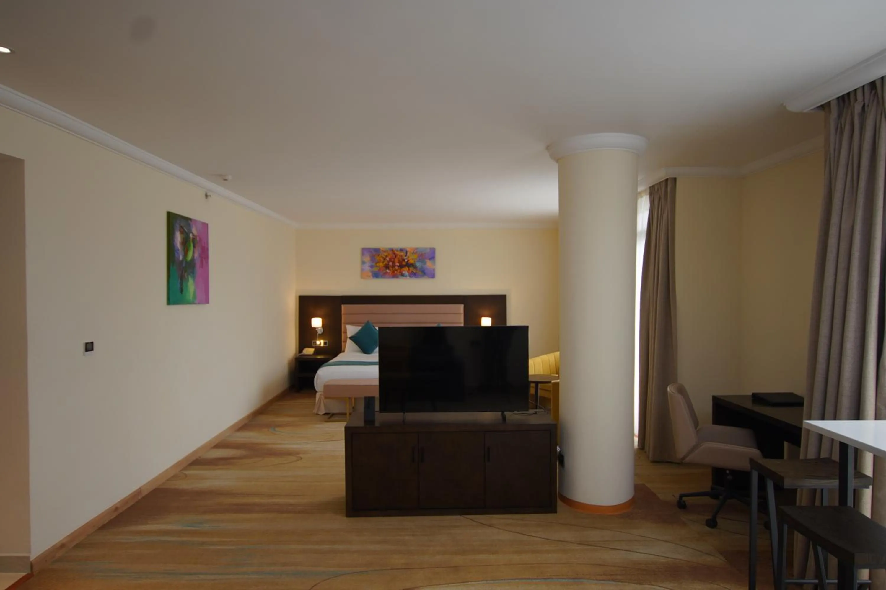 Living room, Bed in Best Western Premier Dynasty