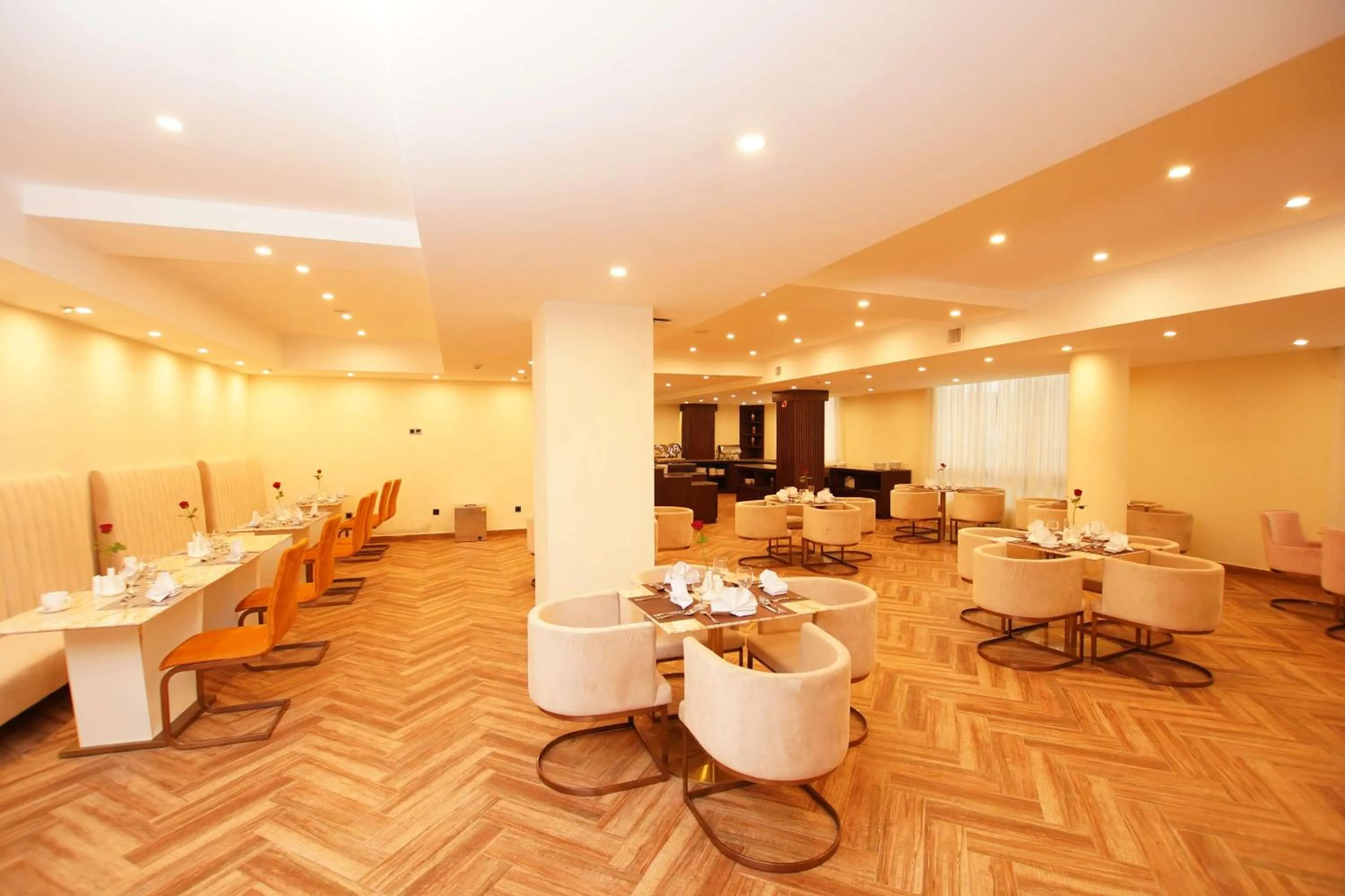 Restaurant/places to eat in Best Western Premier Dynasty