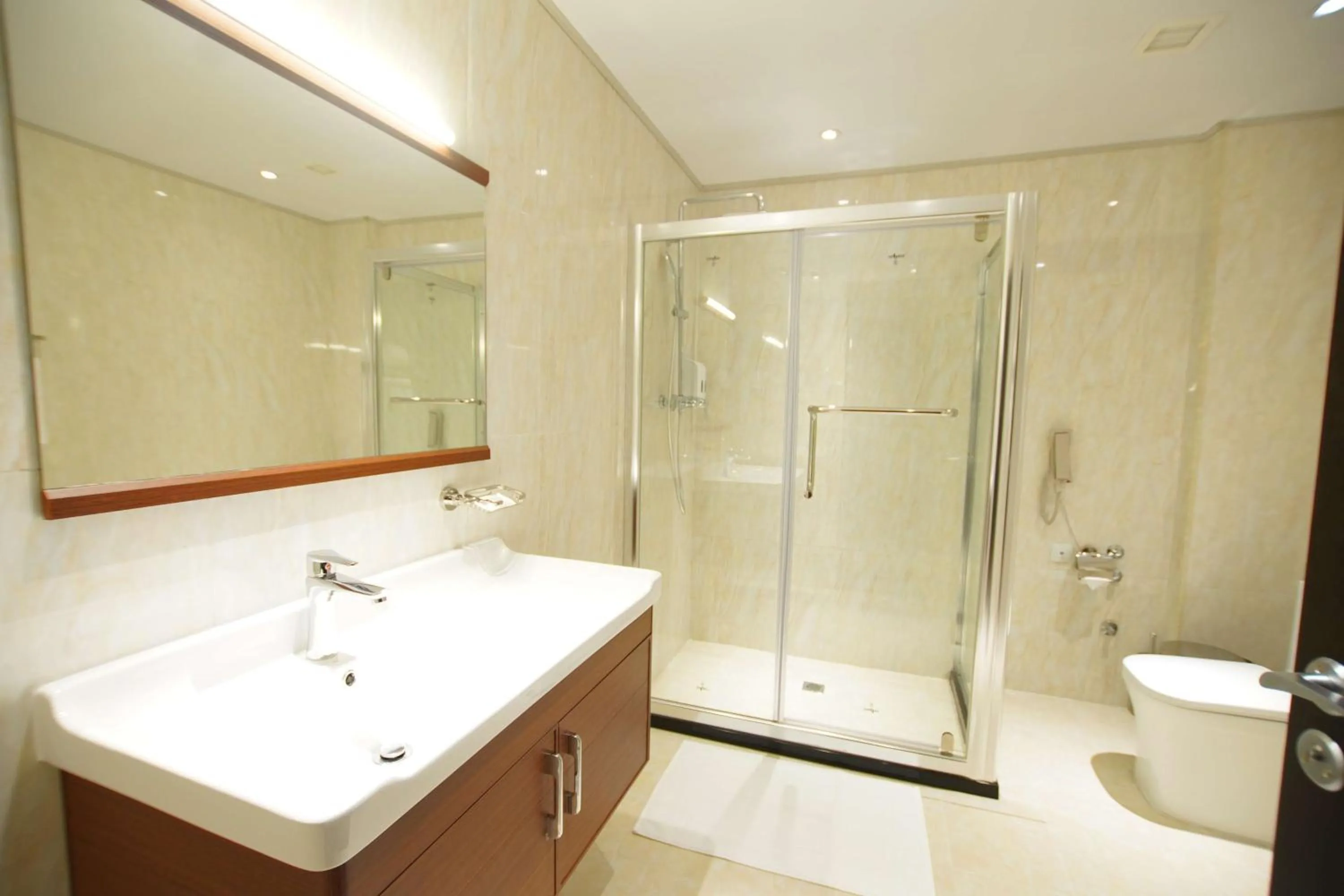 Bathroom in Best Western Premier Dynasty