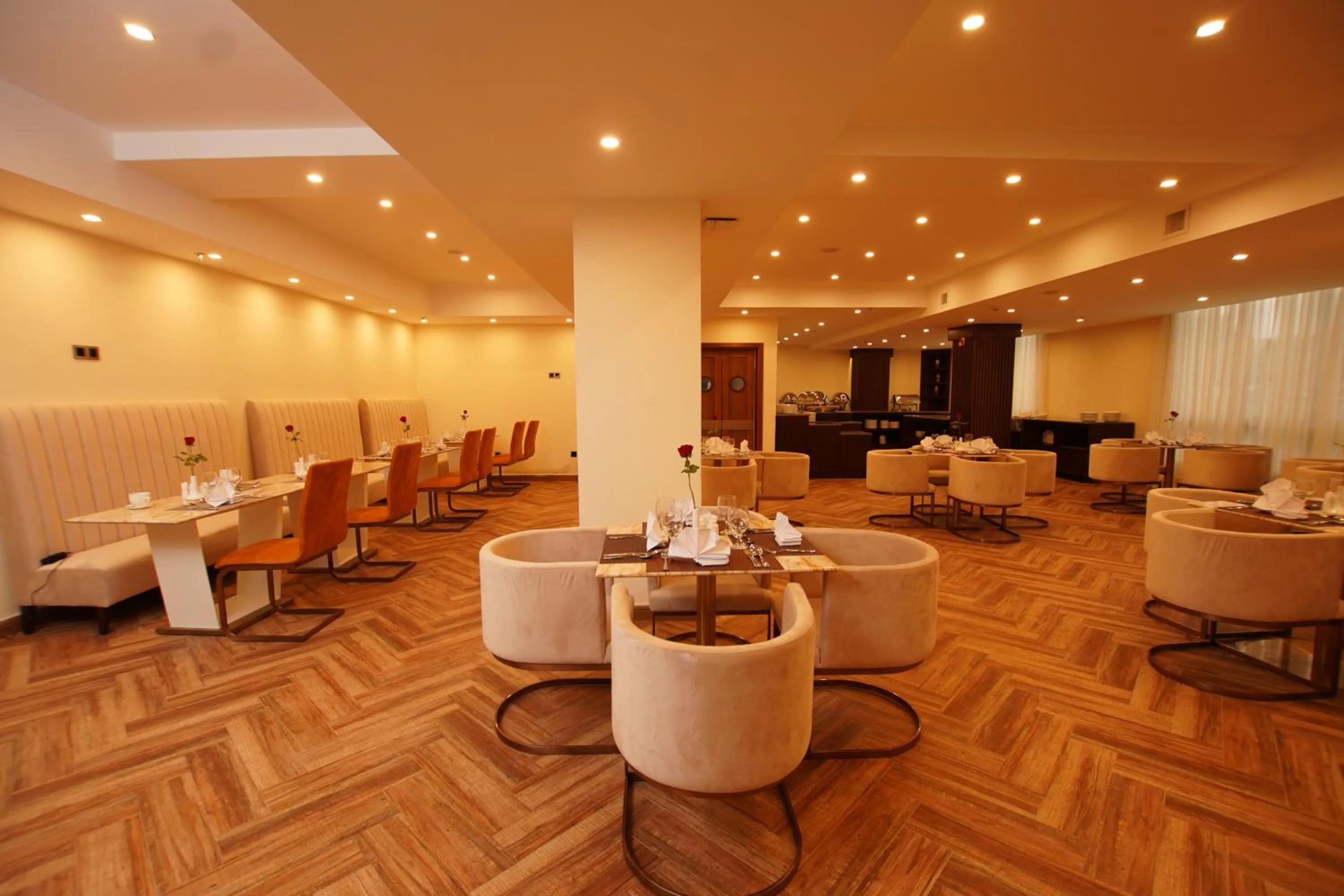 Restaurant/places to eat in Best Western Premier Dynasty