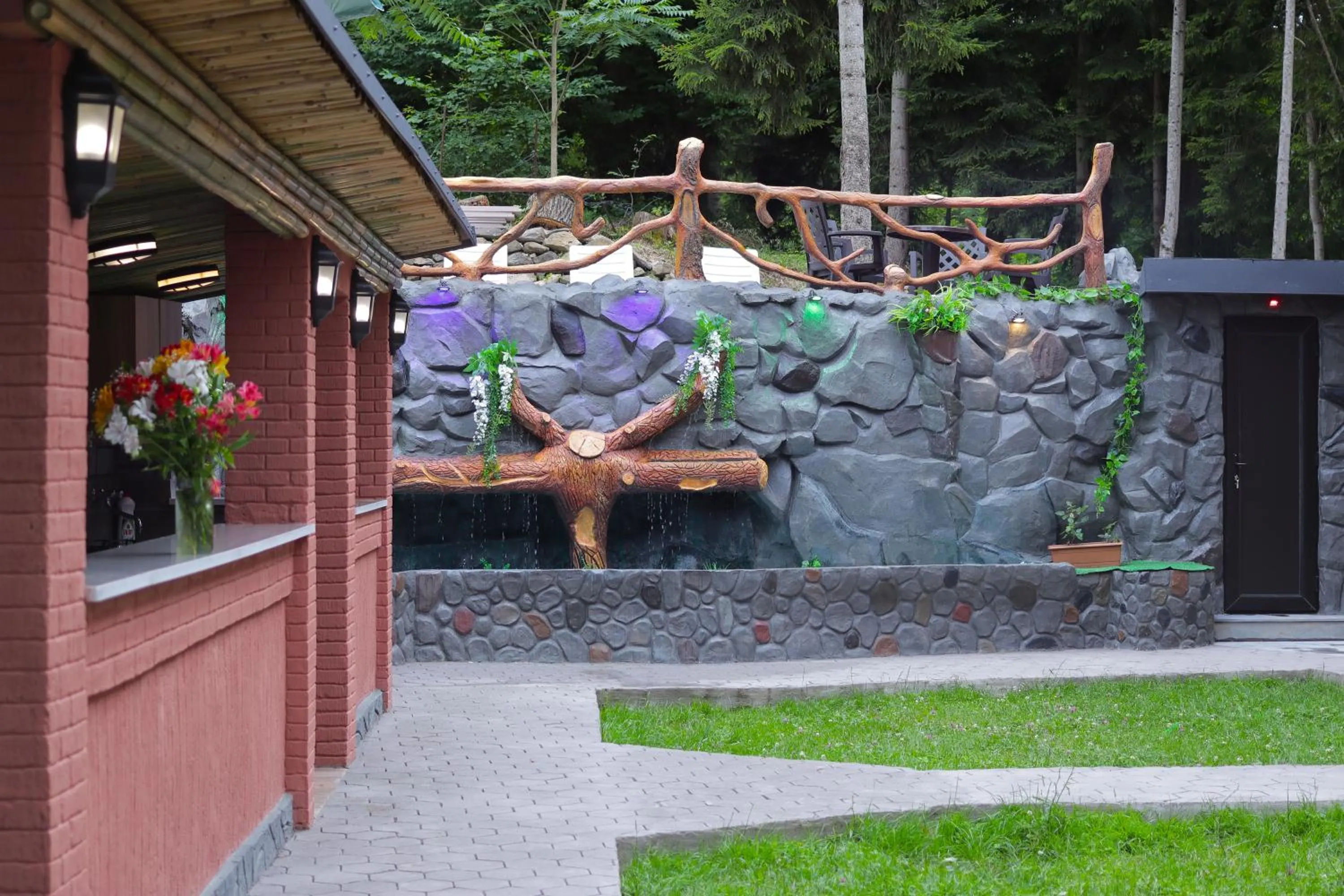 Property building in Hotel Evergreen