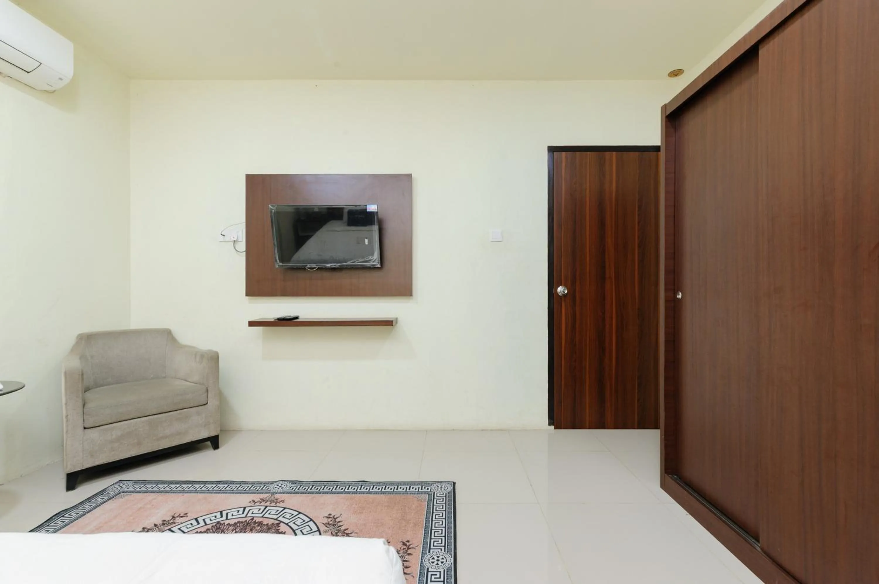 Bedroom in Urbanview Hotel Kansa near Harbour Bay Batam by RedDoorz