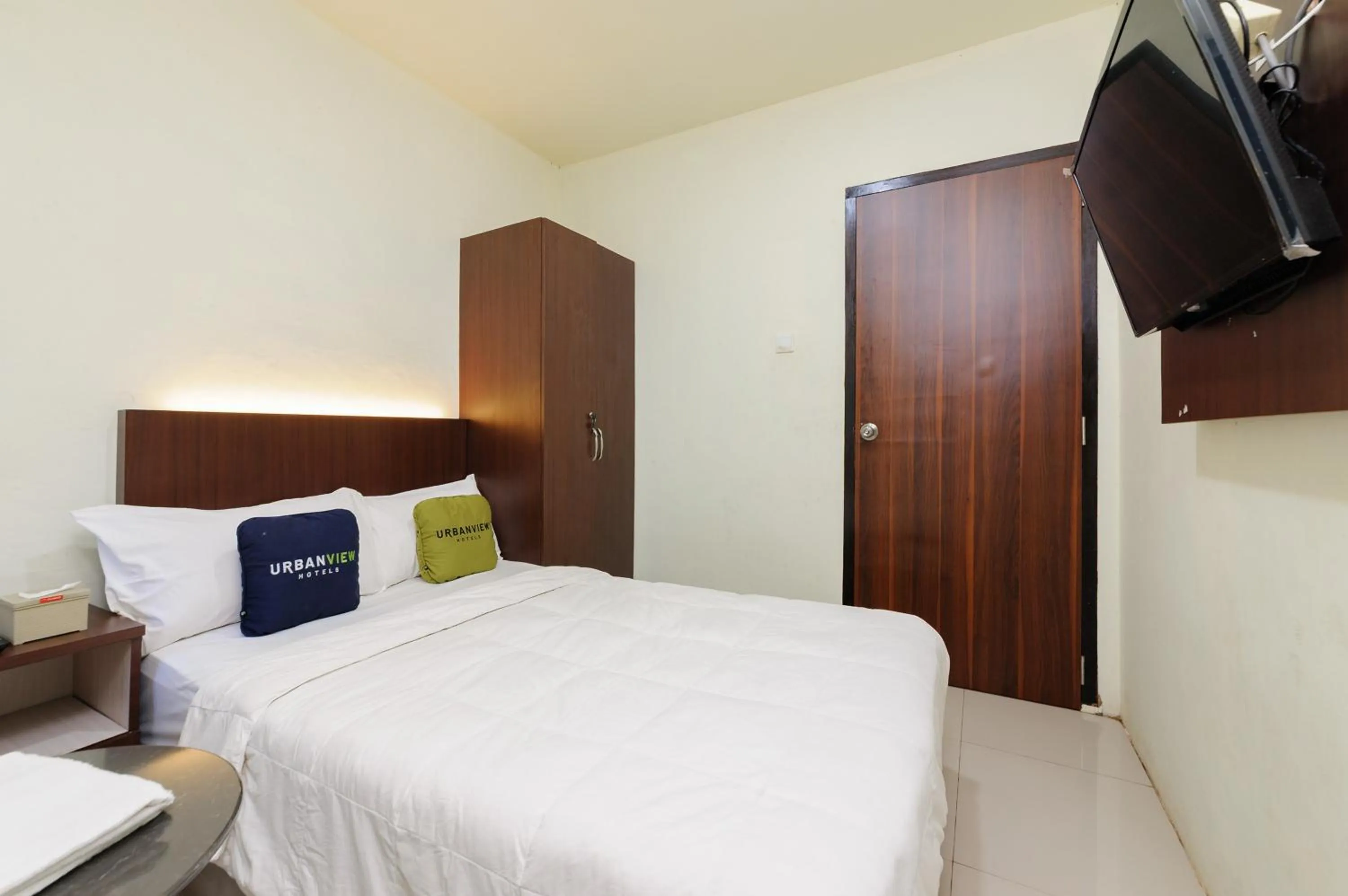 Bedroom, Bed in Urbanview Hotel Kansa near Harbour Bay Batam by RedDoorz