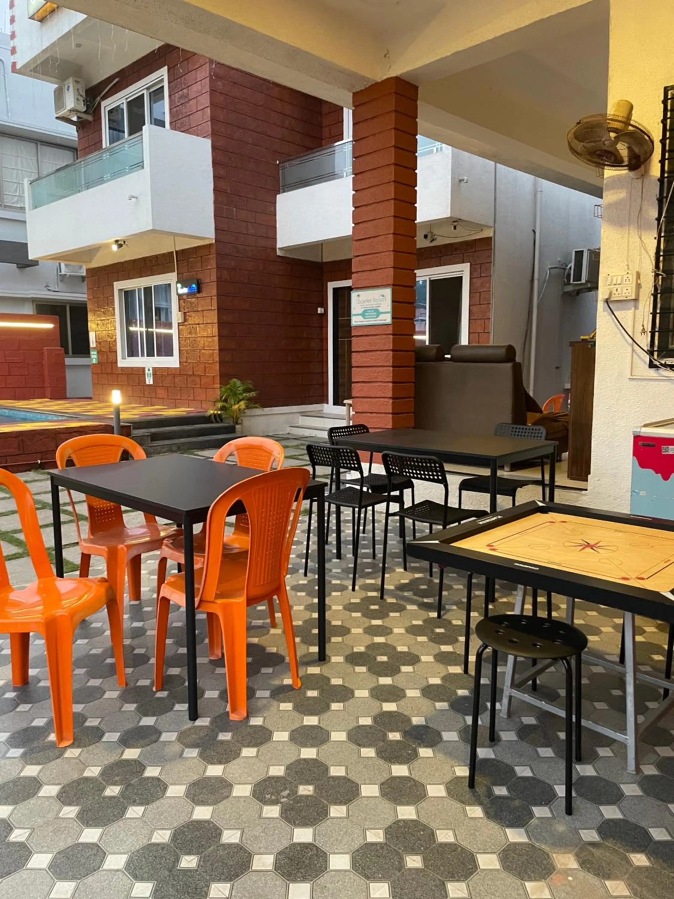 Restaurant/places to eat in Scarlet Resort