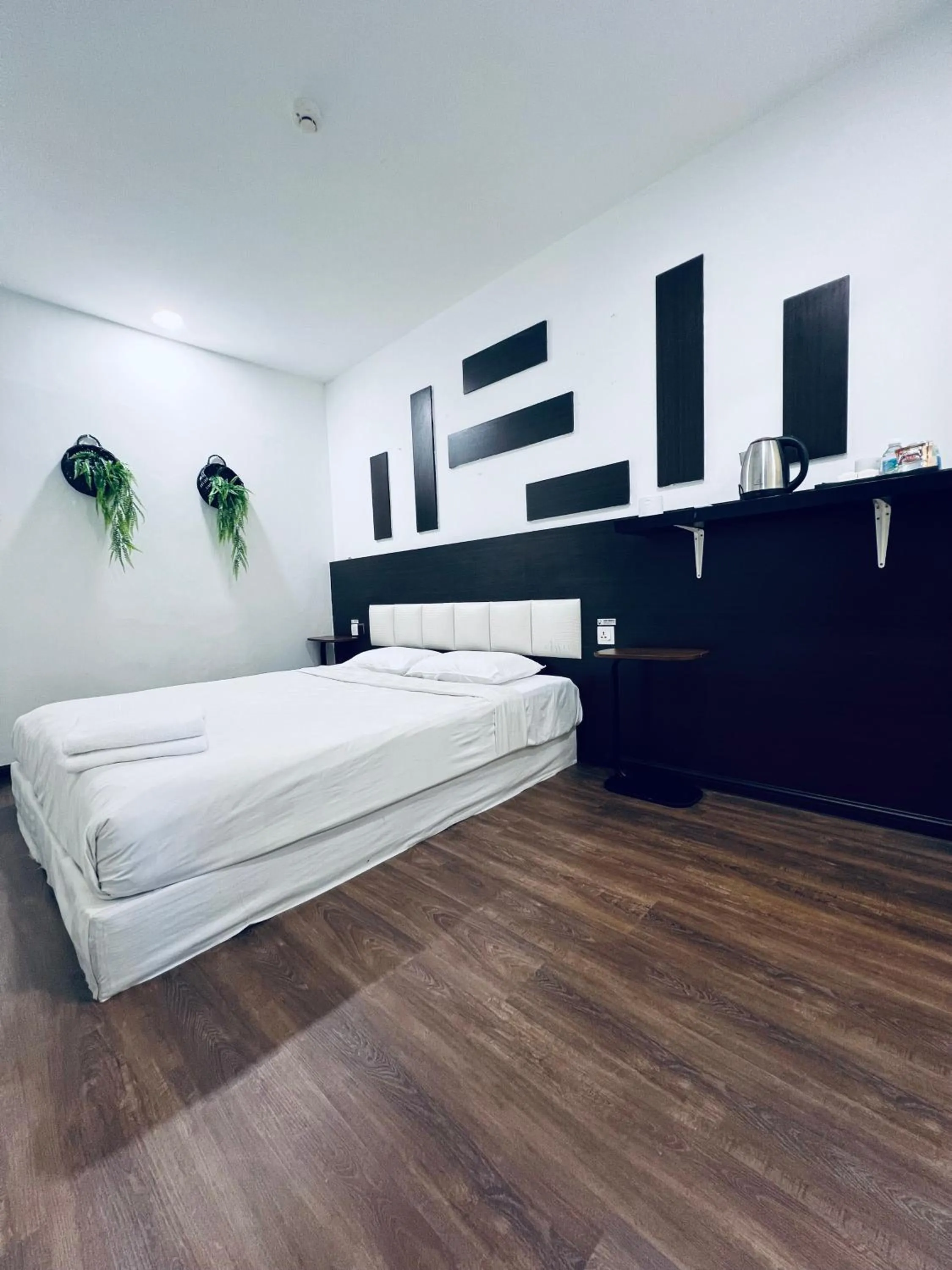 air conditioner, Bed in V Hotel Melaka (Near Jonker Street)