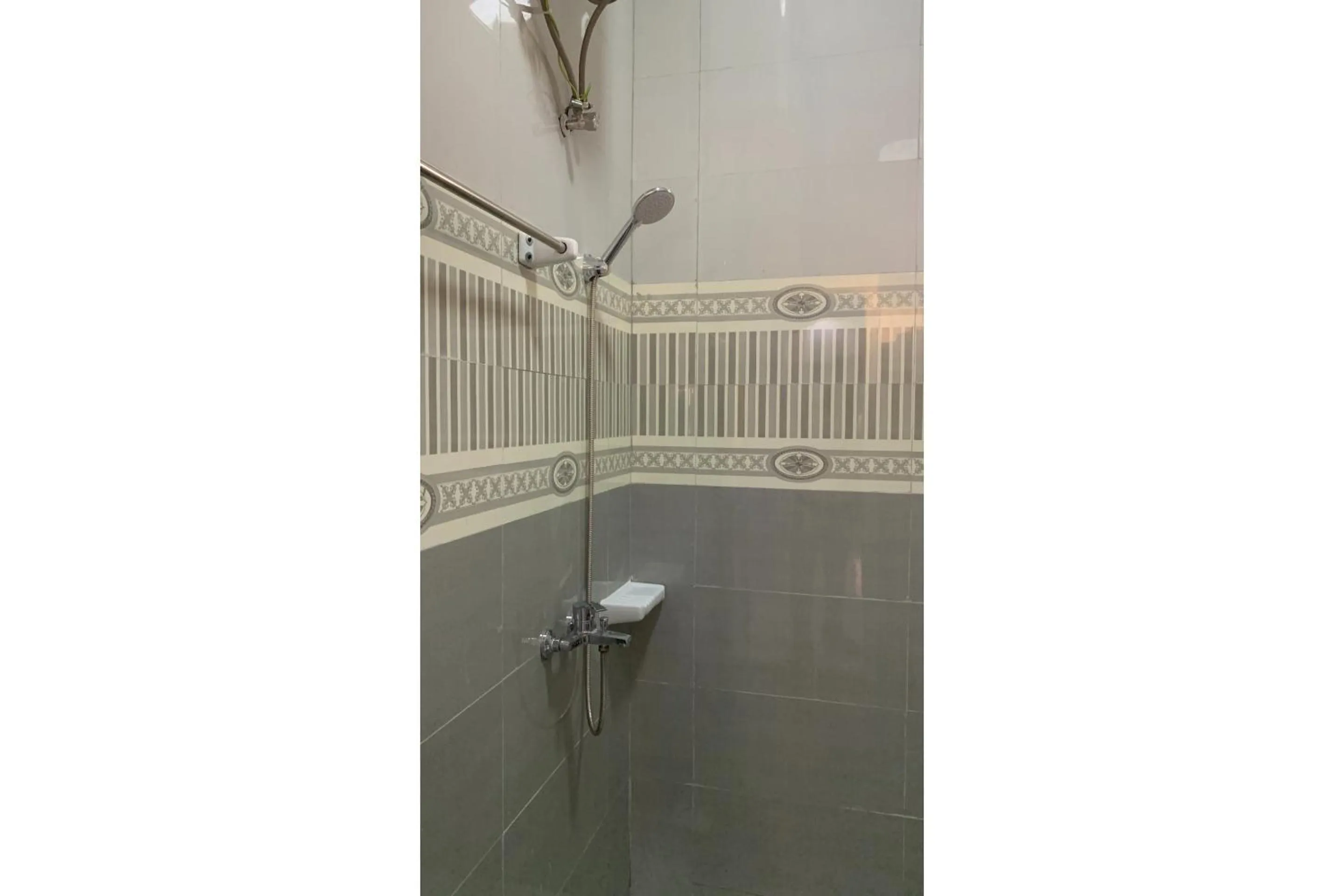 Bathroom in Super OYO 150 Reef Al Khaleej Resort