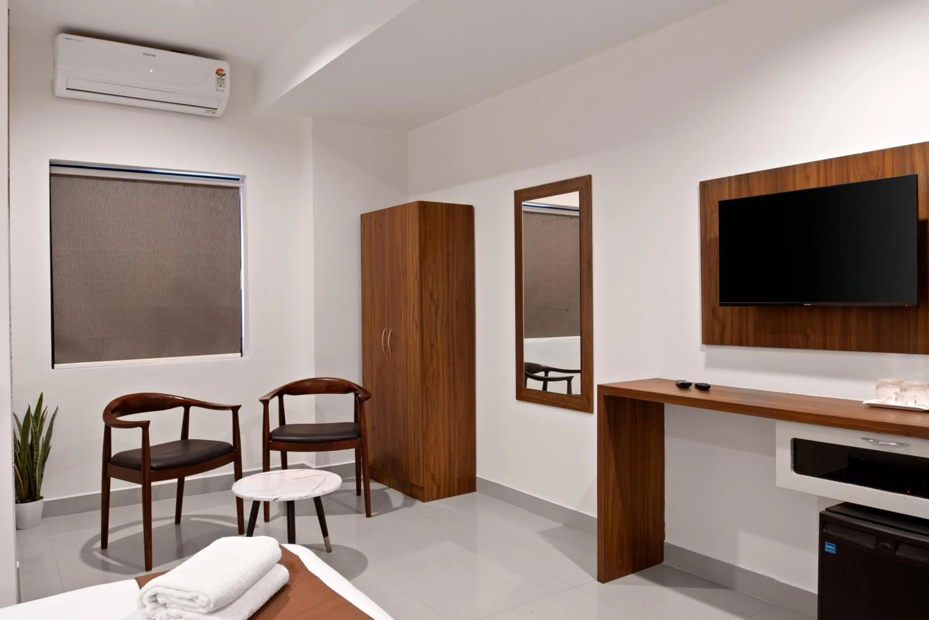 Dining area in The Elite Hotel