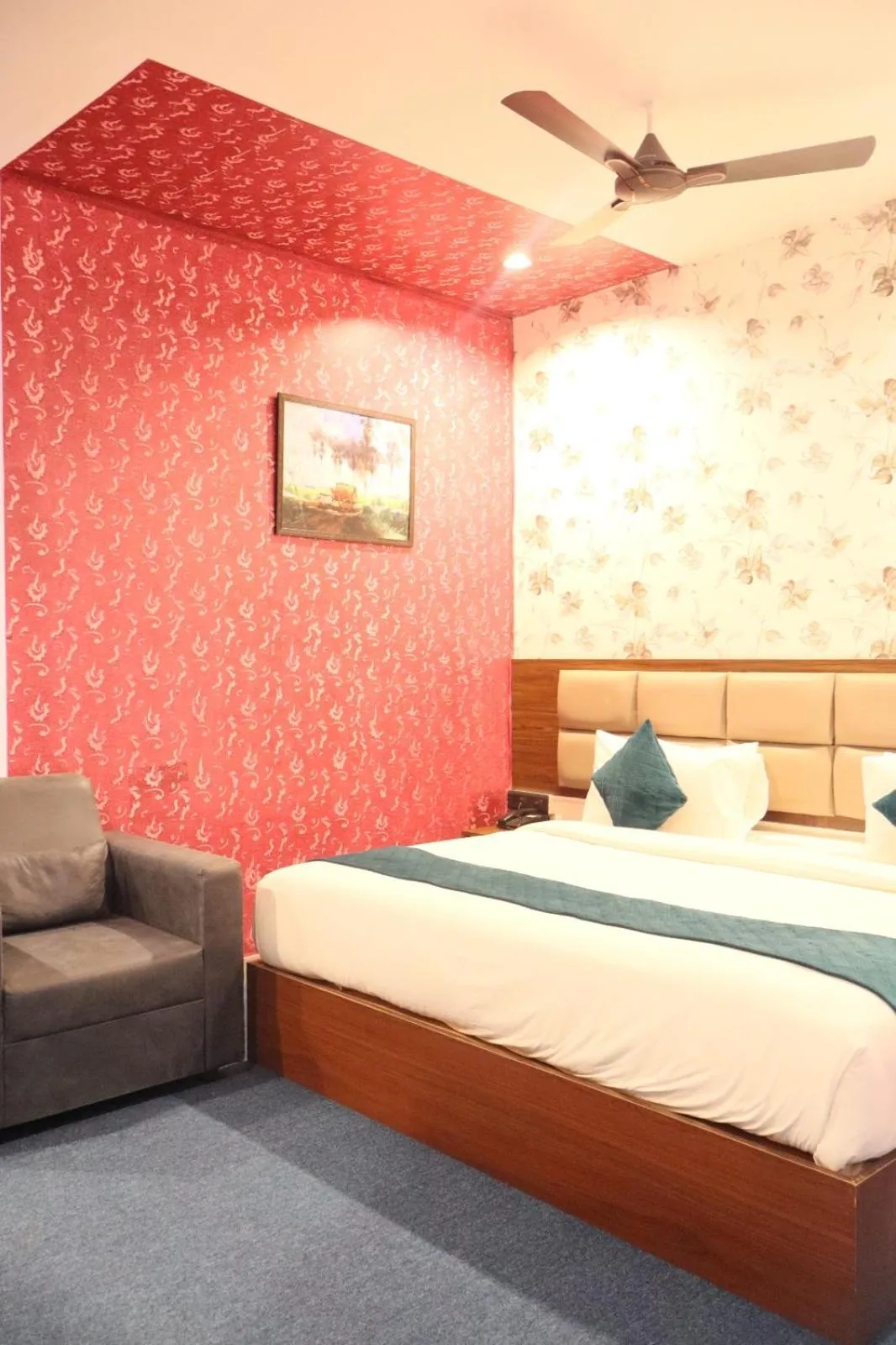 Bed in The Elite Hotel