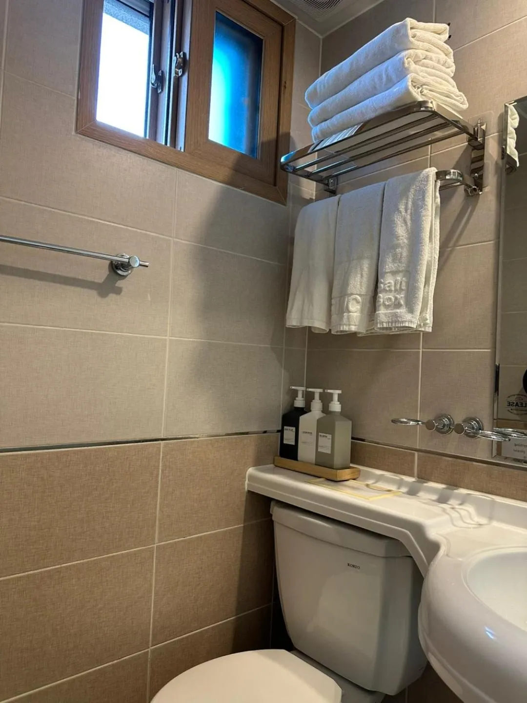 Toilet in SSH Icon Hostel