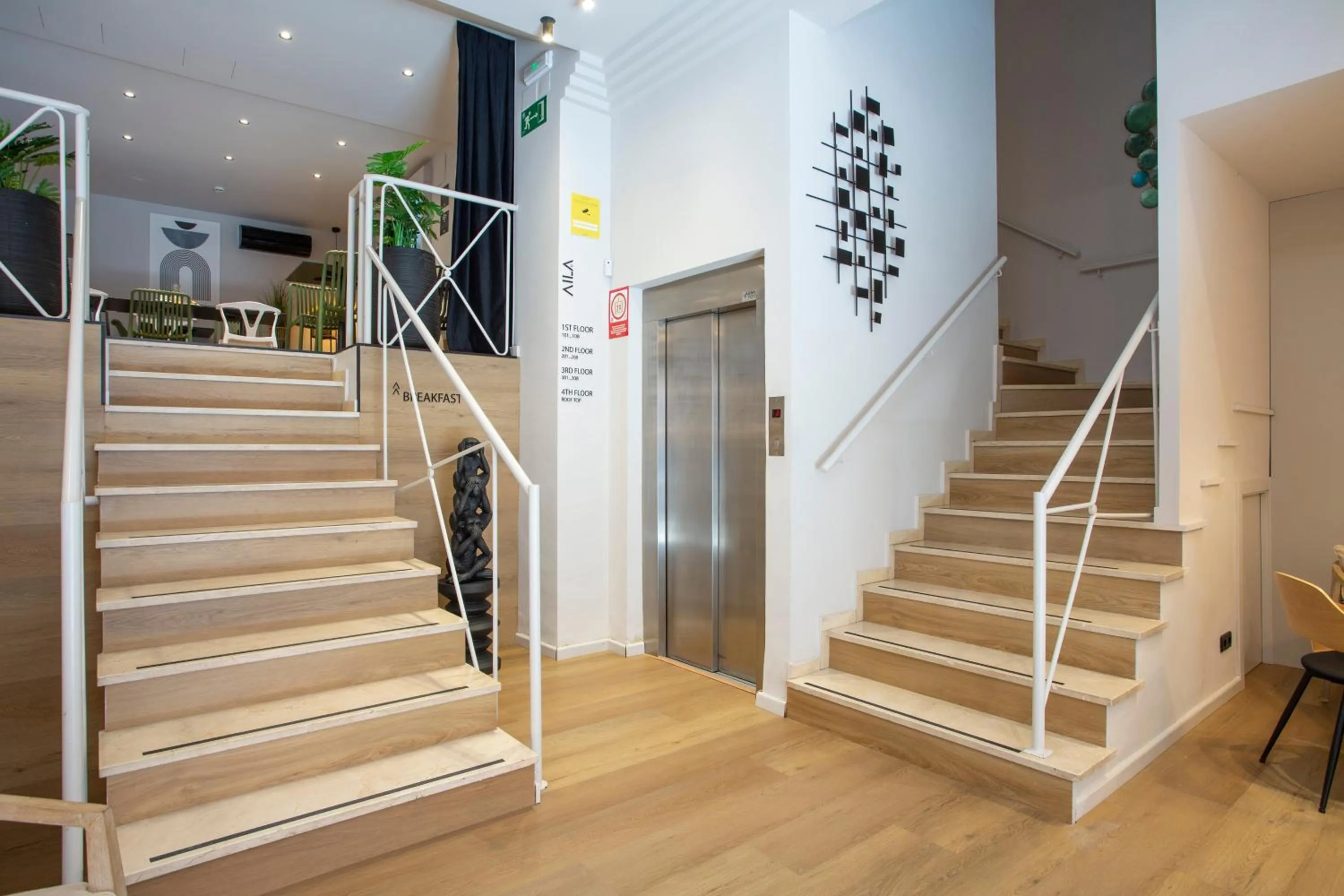 Lobby or reception in Aila II Hotel Boutique by SingularStays - Digital Access