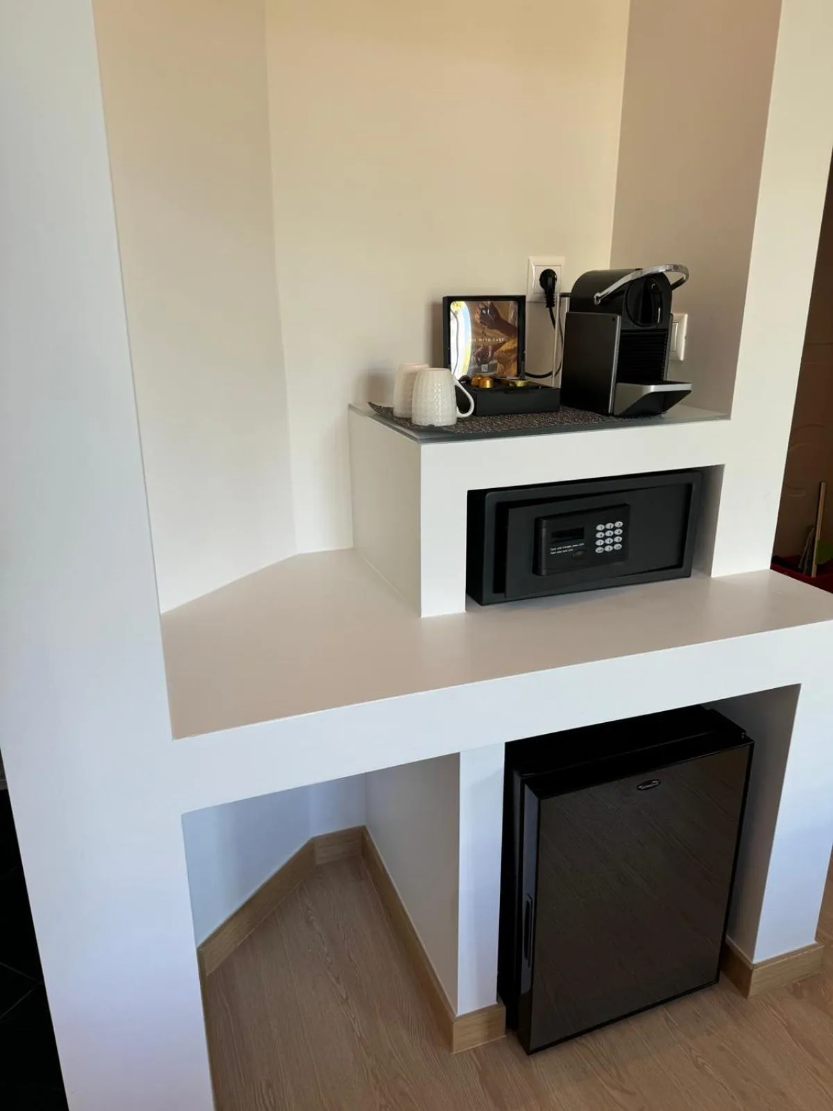 Coffee/tea facilities in Kreoli Hotel