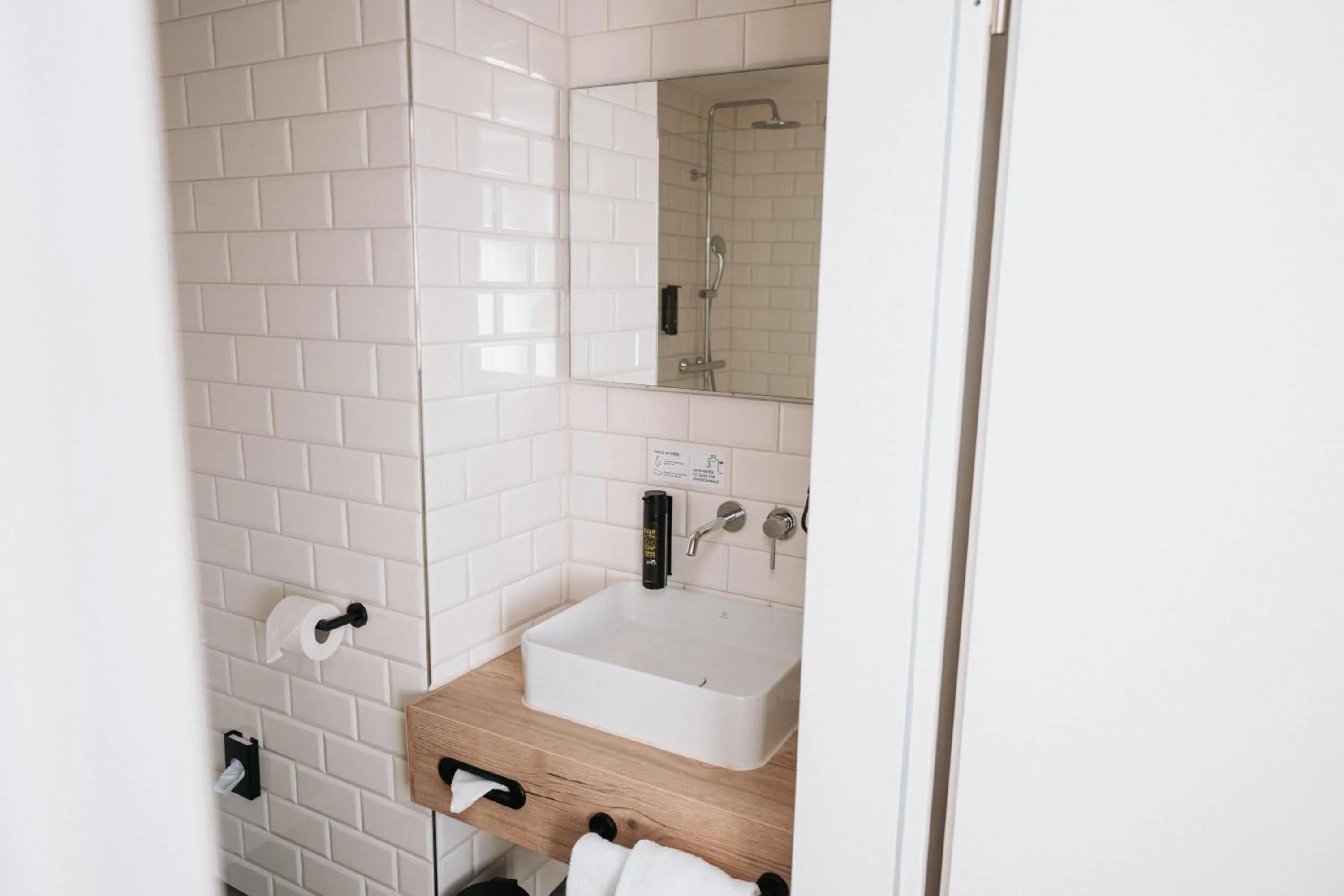 Bathroom in Alpenglühen Smart Hotel