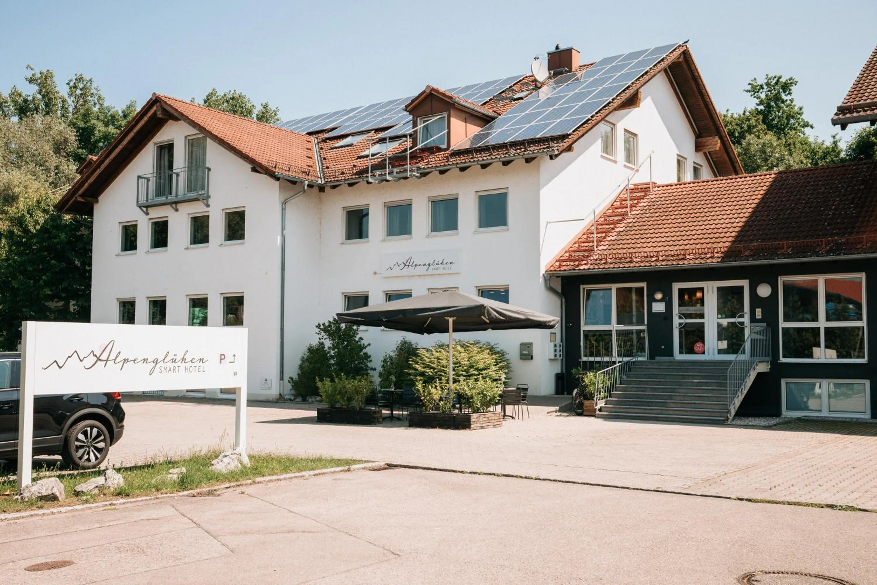 Property building in Alpenglühen Smart Hotel