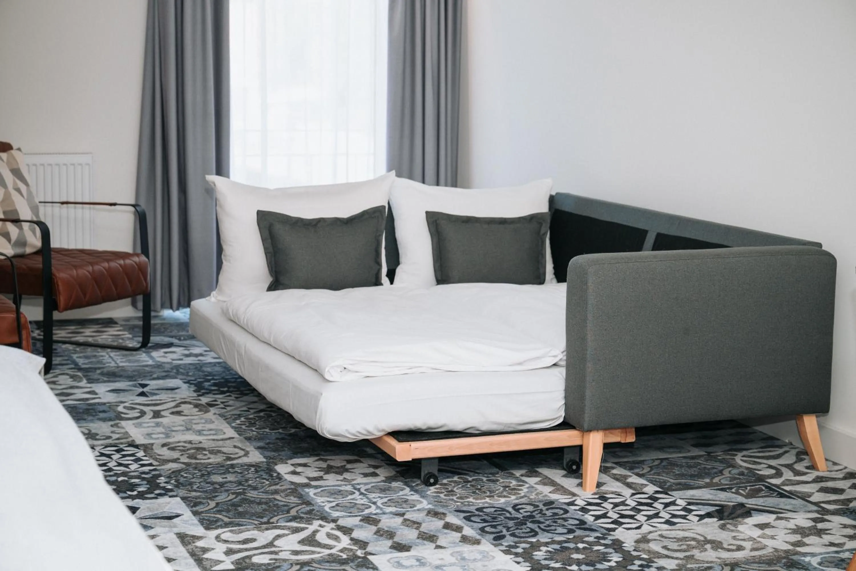 Photo of the whole room, Bed in Alpenglühen Smart Hotel