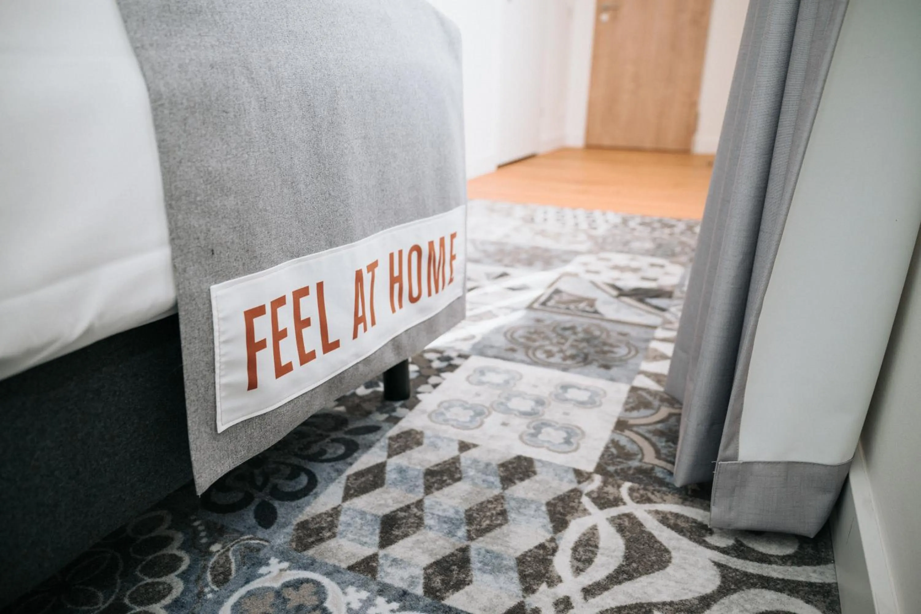 Photo of the whole room, Bed in Alpenglühen Smart Hotel