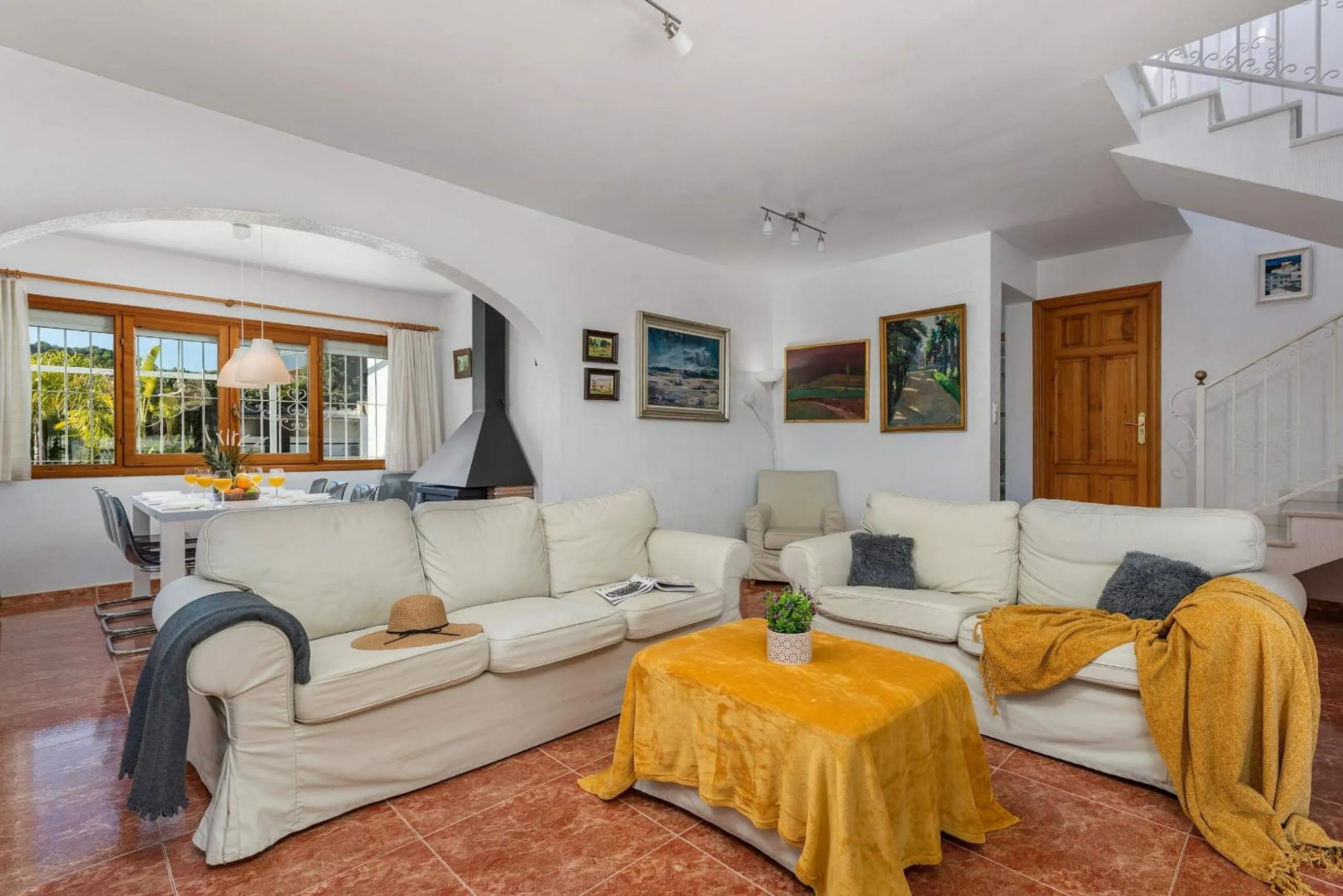 Communal lounge/ TV room in Villa Padilla - PlusHolidays