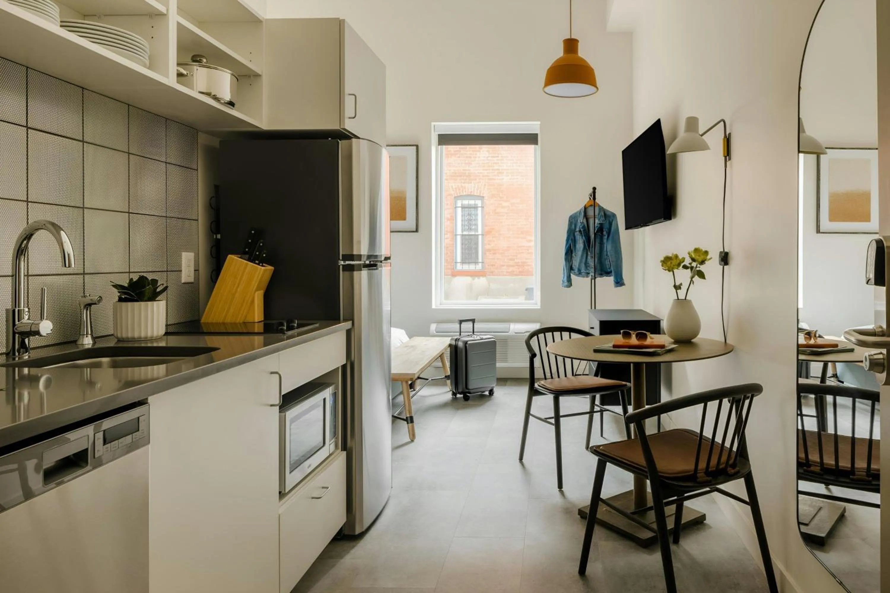 Kitchen or kitchenette in Sonder The Artesian