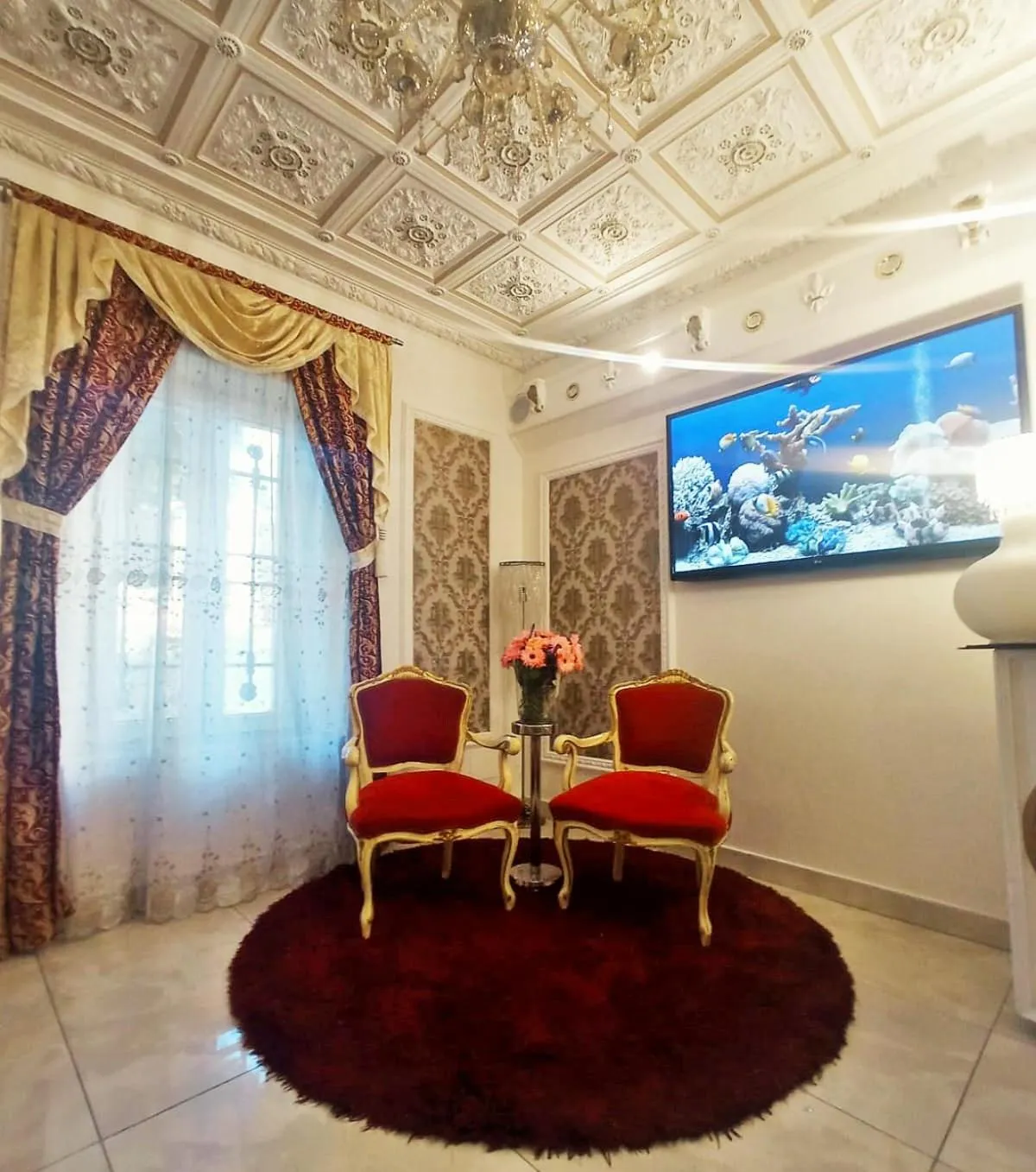 Communal lounge/ TV room in VILLA EVELINA CLUB