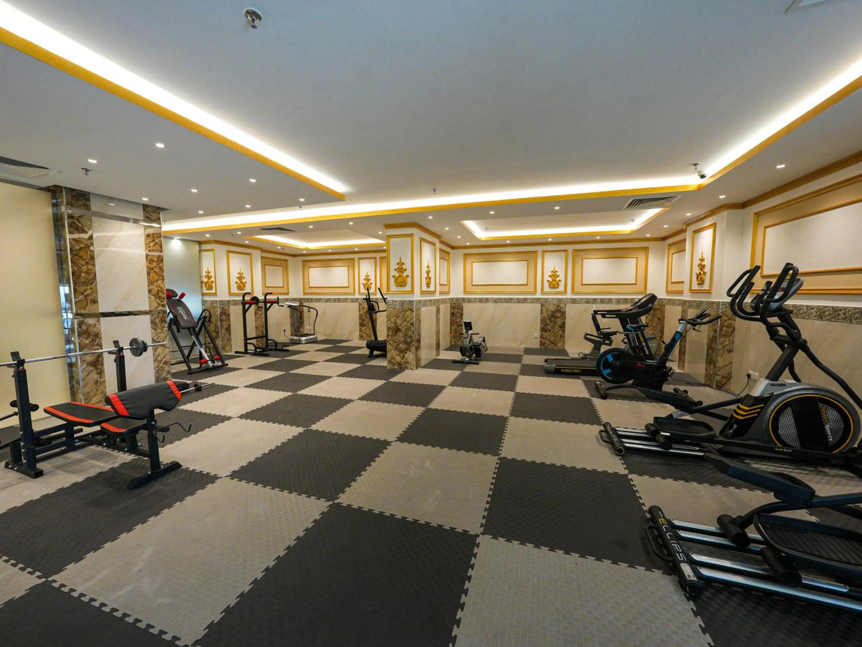 Fitness centre/facilities in Casa Diora Hotel Al Naseem