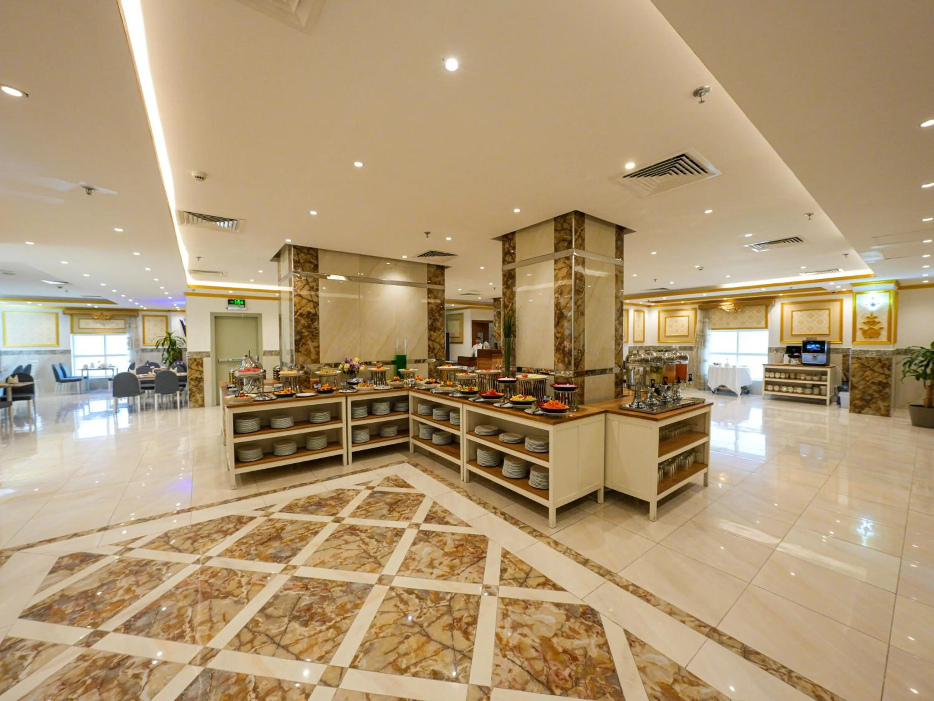 Restaurant/places to eat in Casa Diora Hotel Al Naseem