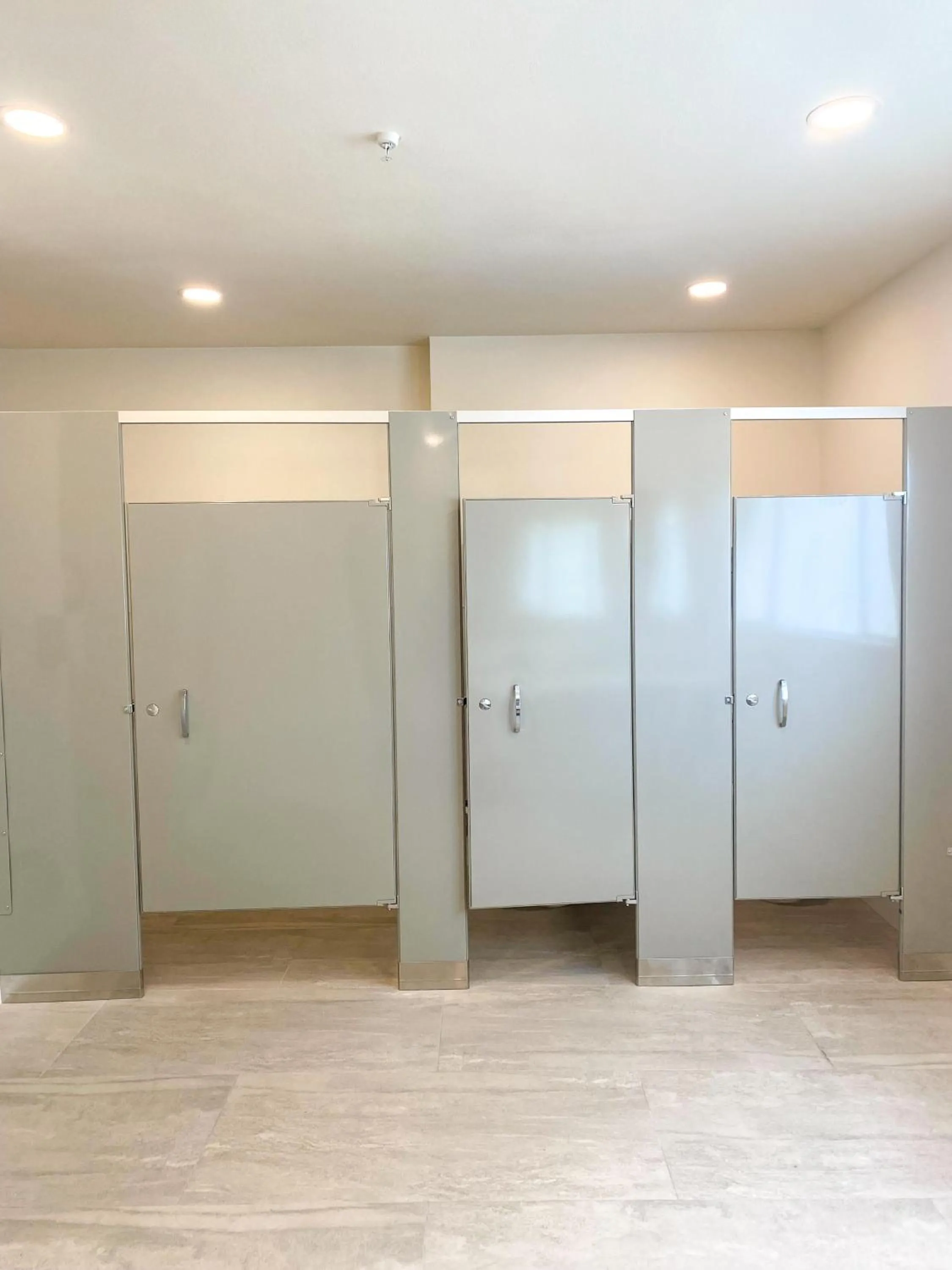 Toilet in ITH Santa Barbara Surf Hostel