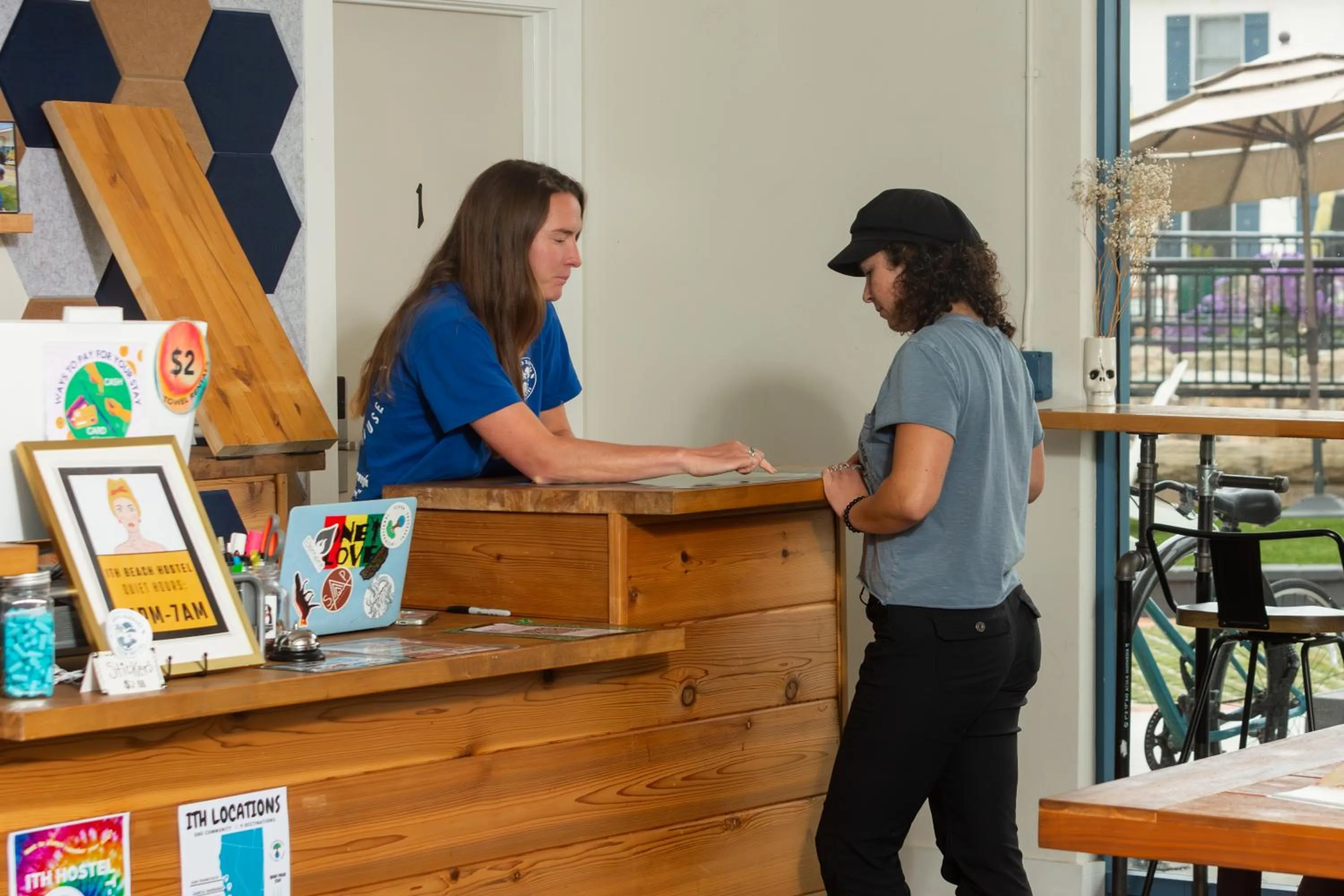Lobby or reception in ITH Santa Barbara Surf Hostel