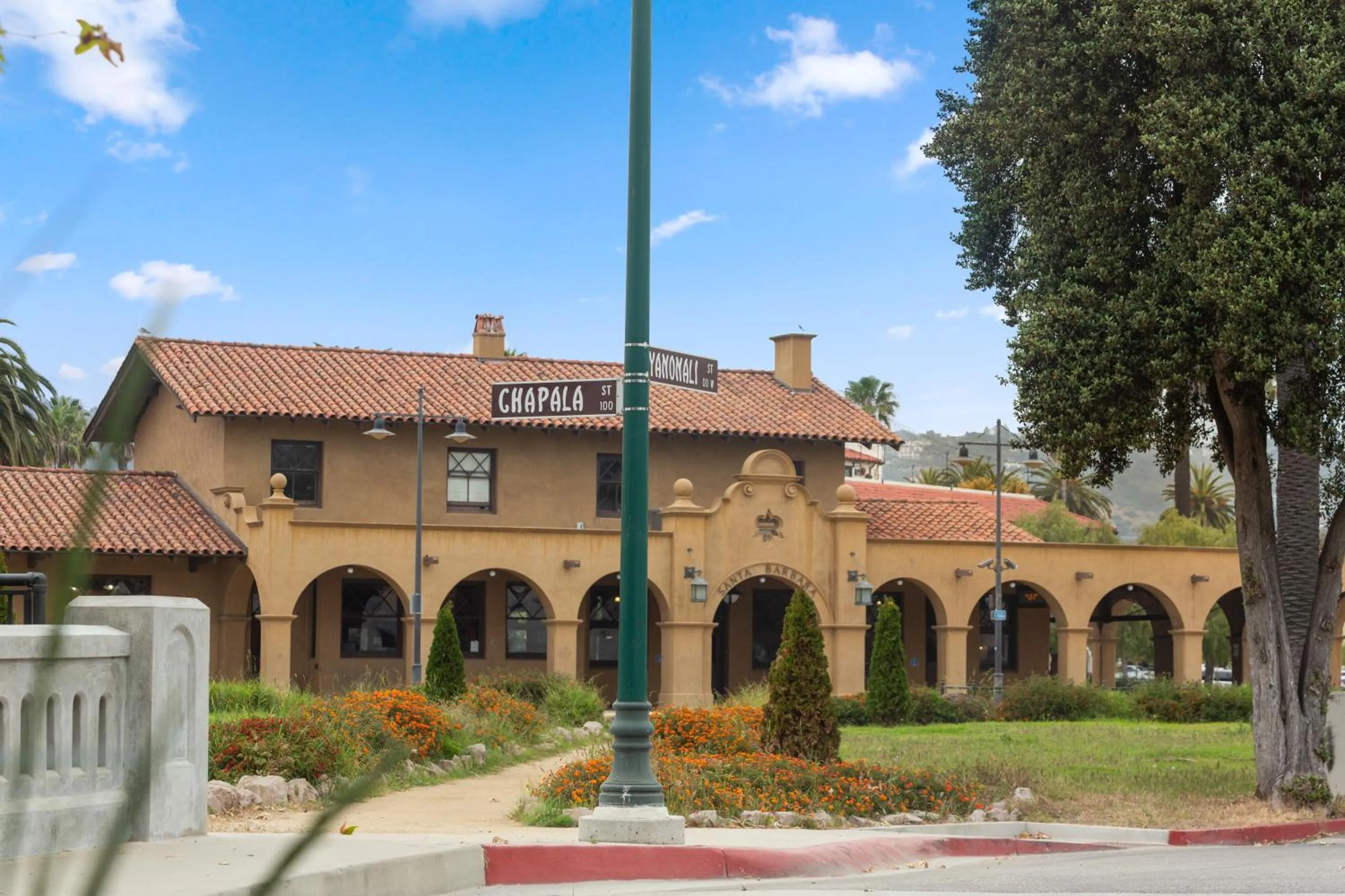 Location in ITH Santa Barbara Surf Hostel