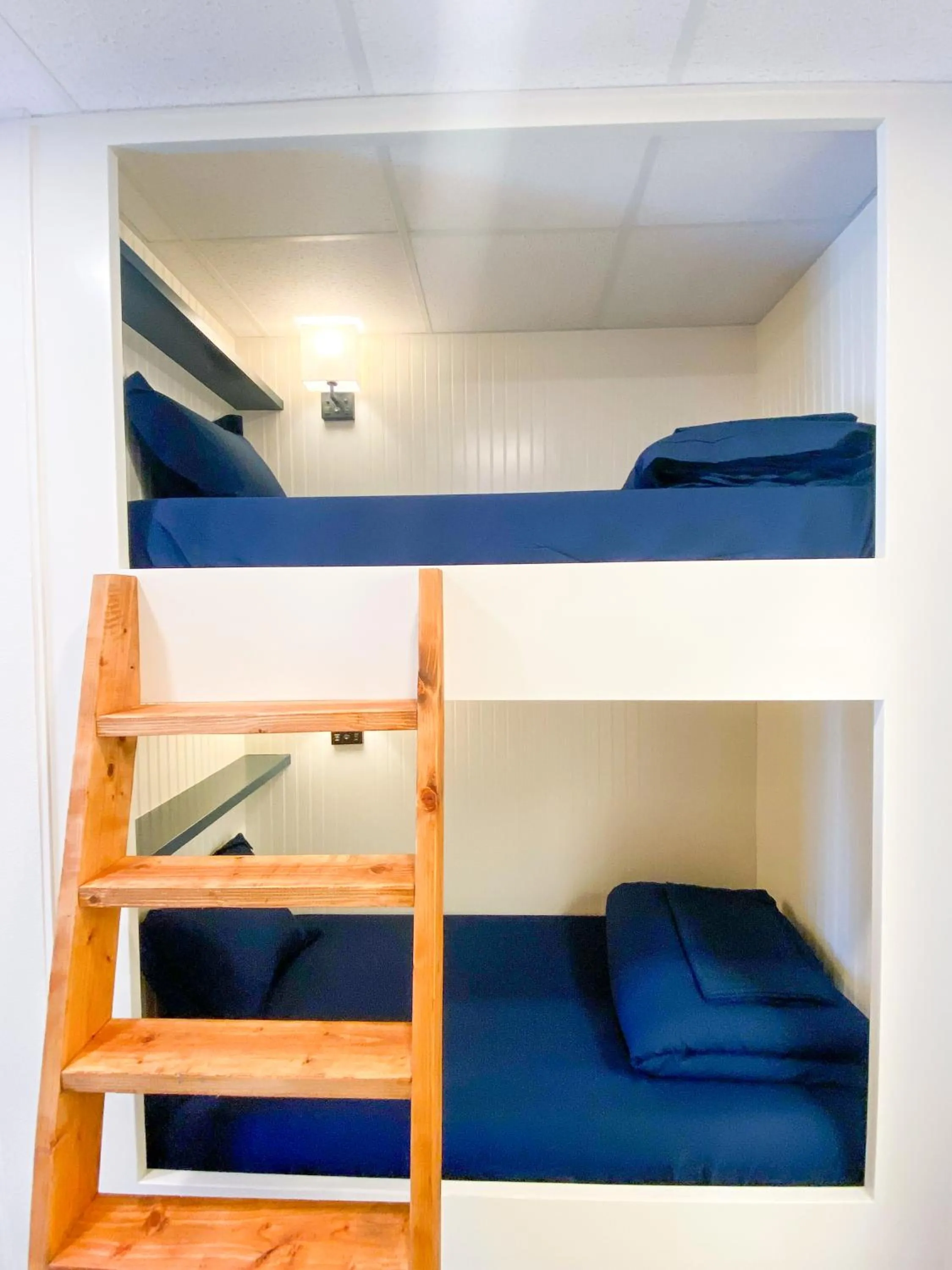 Bedroom, Bed in ITH Santa Barbara Surf Hostel