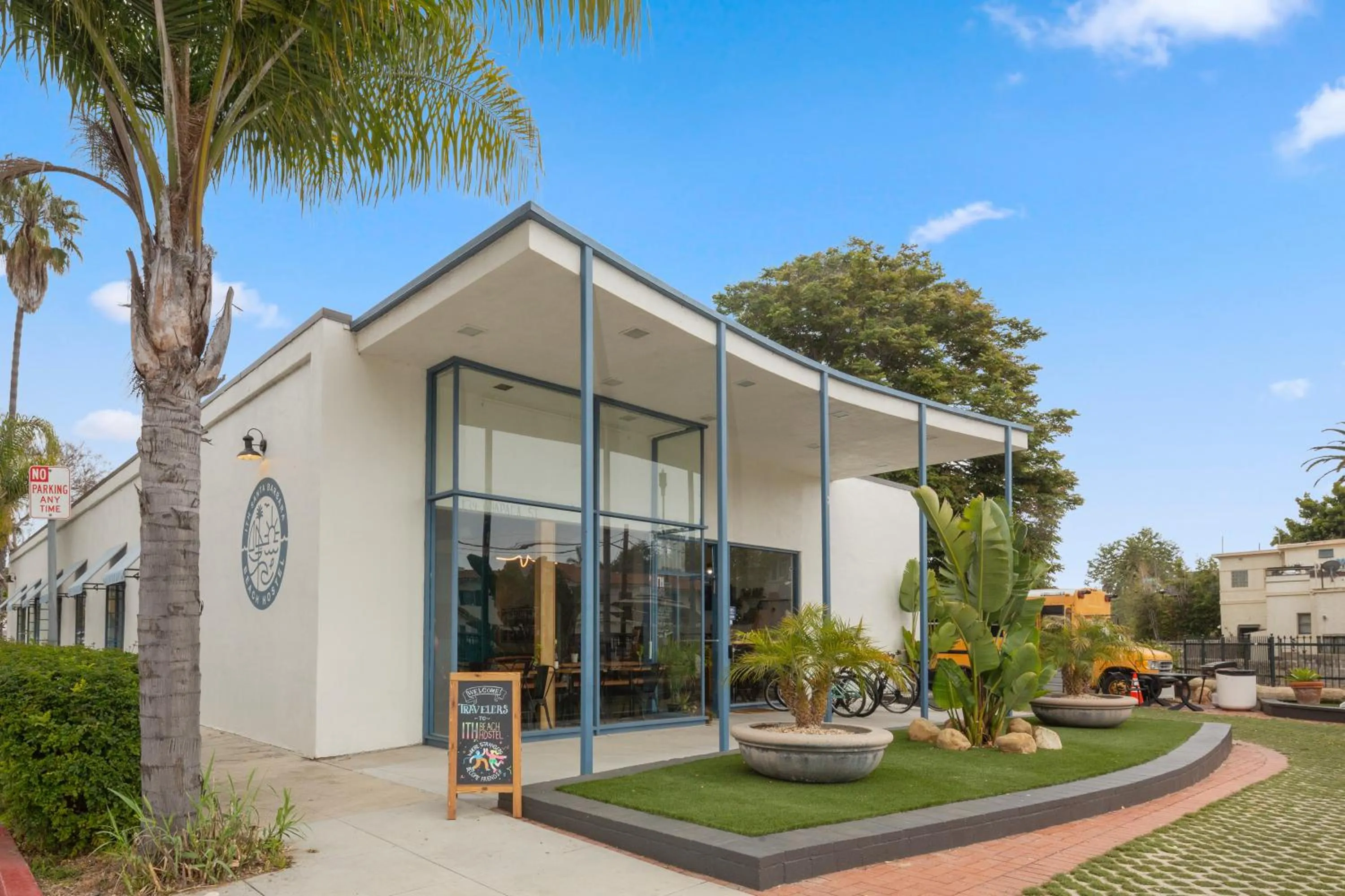 ITH Santa Barbara Surf Hostel